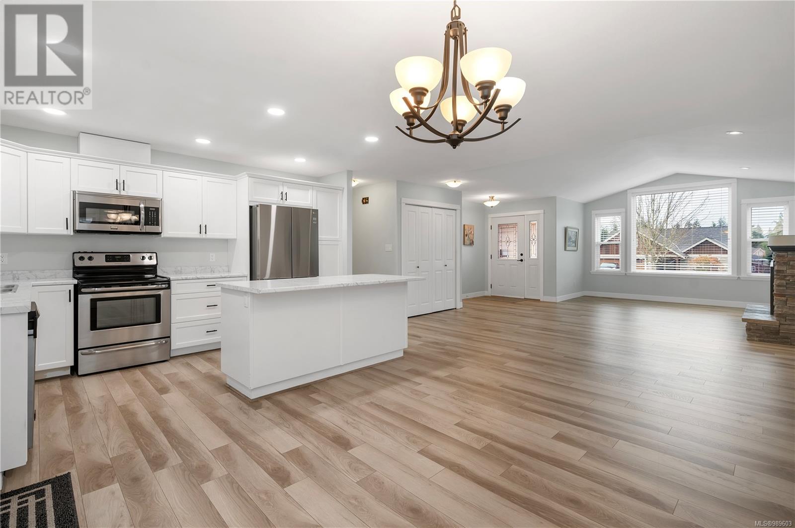 Property at 1117 Cordero Cres image 3