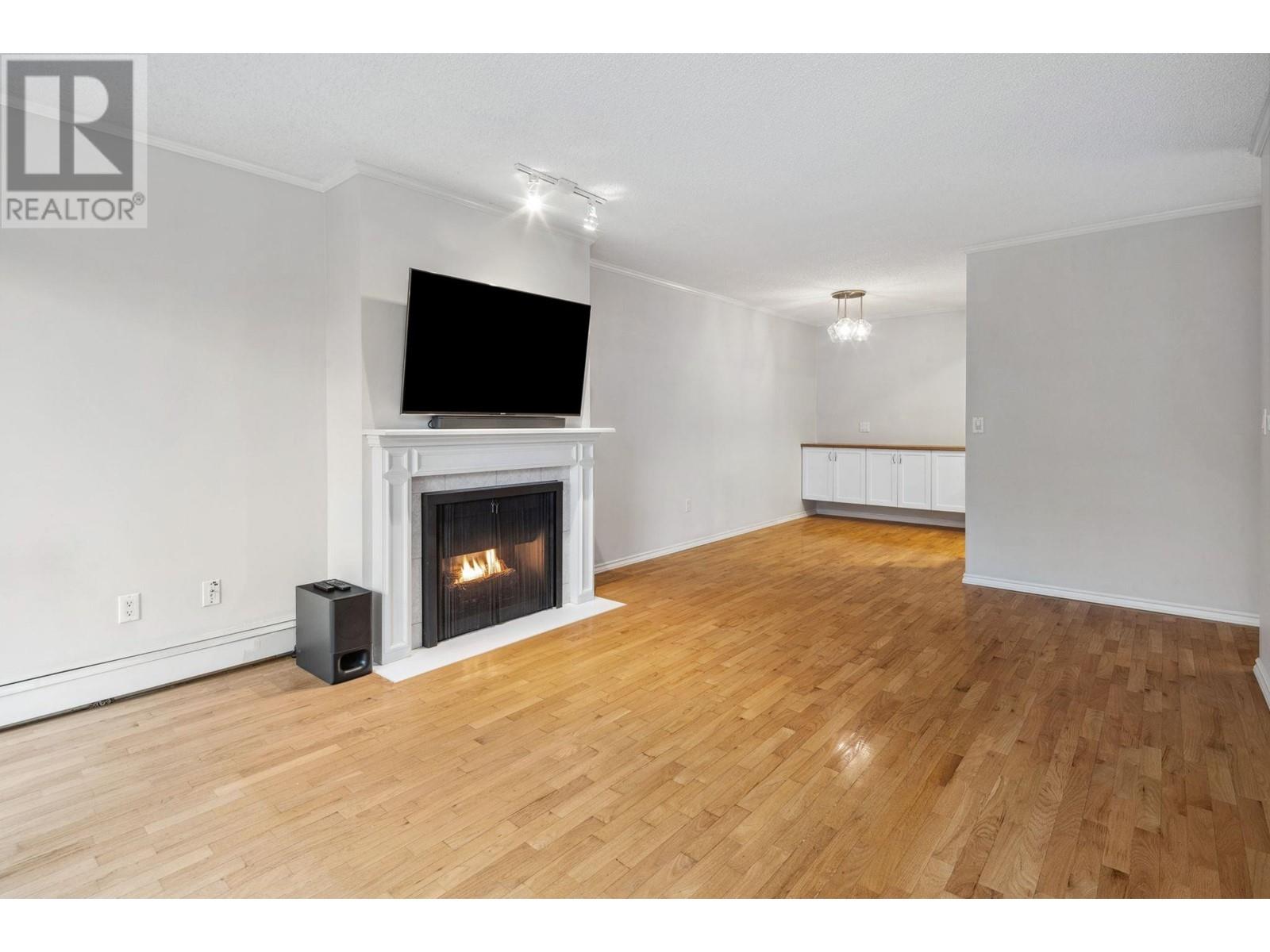 Listing Picture 20 of 30 : 403 1405 W 15TH AVENUE, Vancouver / 溫哥華 - 魯藝地產 Yvonne Lu Group - MLS Medallion Club Member