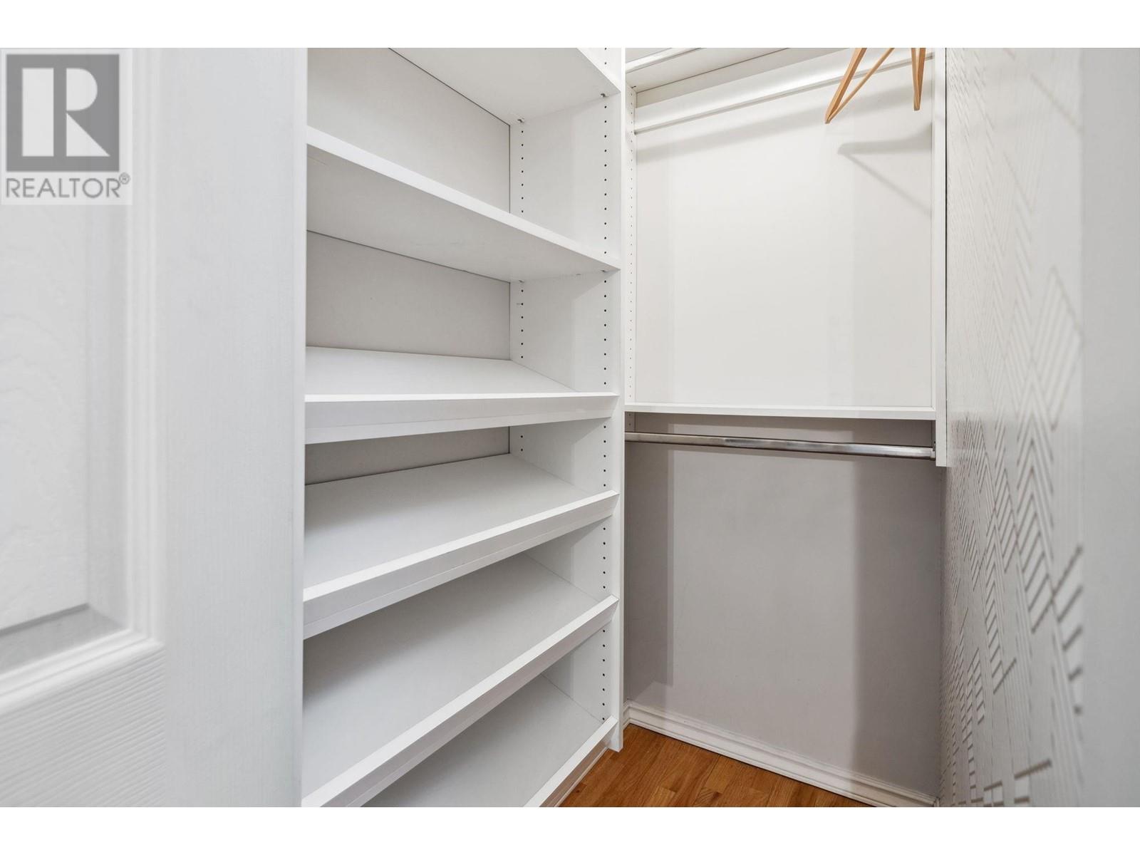 Listing Picture 24 of 30 : 403 1405 W 15TH AVENUE, Vancouver / 溫哥華 - 魯藝地產 Yvonne Lu Group - MLS Medallion Club Member