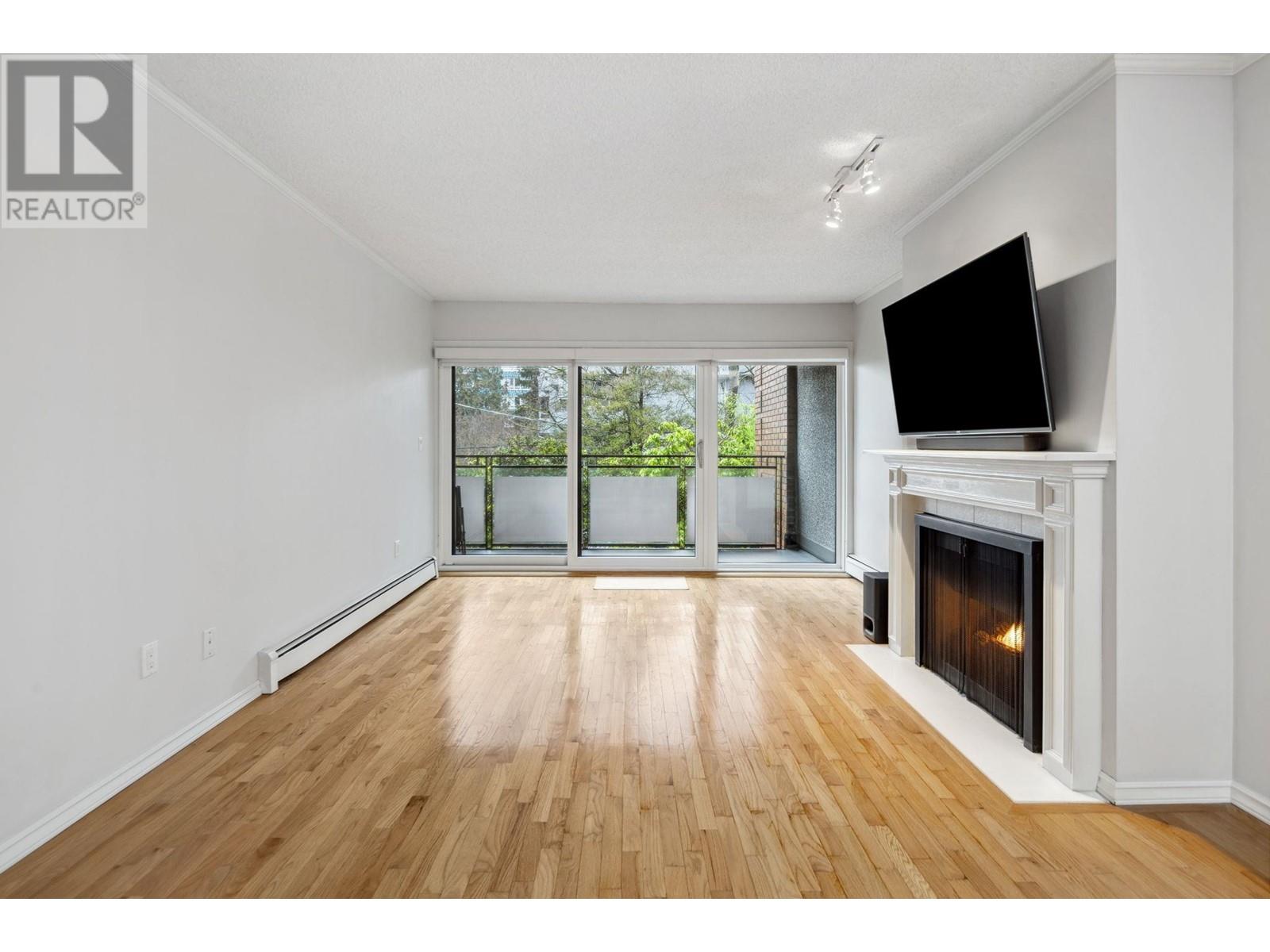 Listing Picture 6 of 30 : 403 1405 W 15TH AVENUE, Vancouver / 溫哥華 - 魯藝地產 Yvonne Lu Group - MLS Medallion Club Member