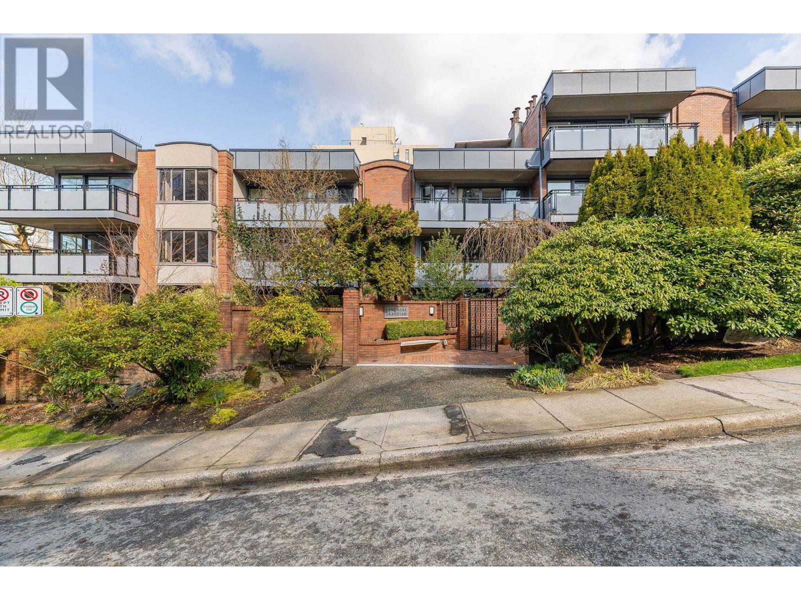 403 1405 W 15TH AVENUE, Vancouver
