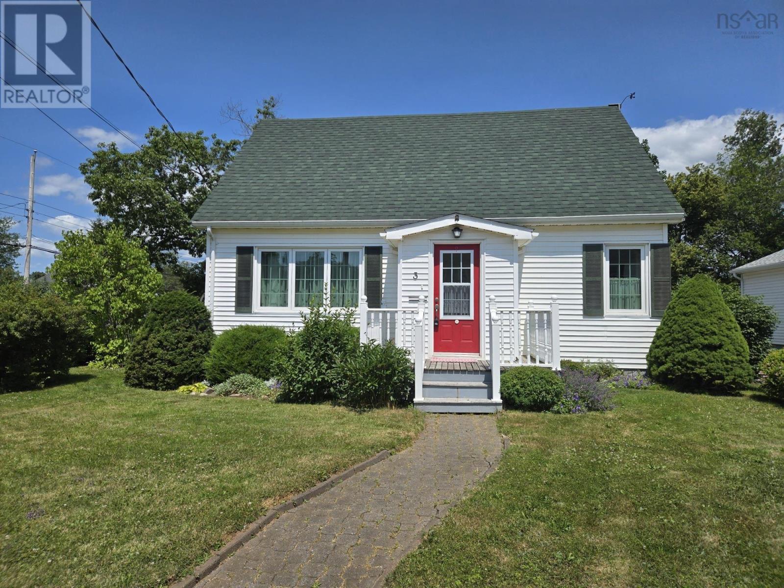 3 North Street, Truro, Nova Scotia  B2N 2C9 - Photo 2 - 202503990