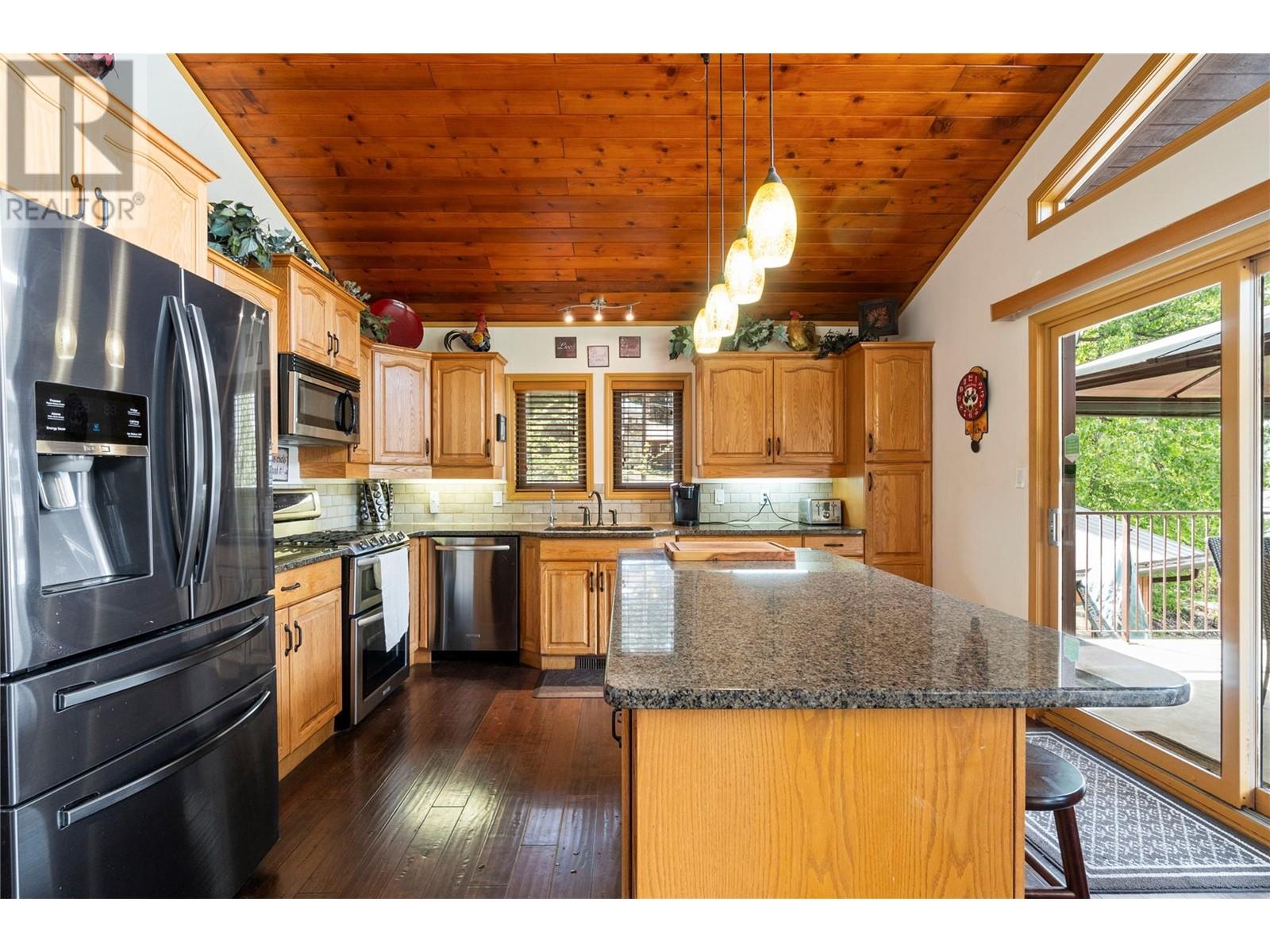 2647 Blind Bay Road, Blind Bay, British Columbia  V0E 1H1 - Photo 11 - 10337082