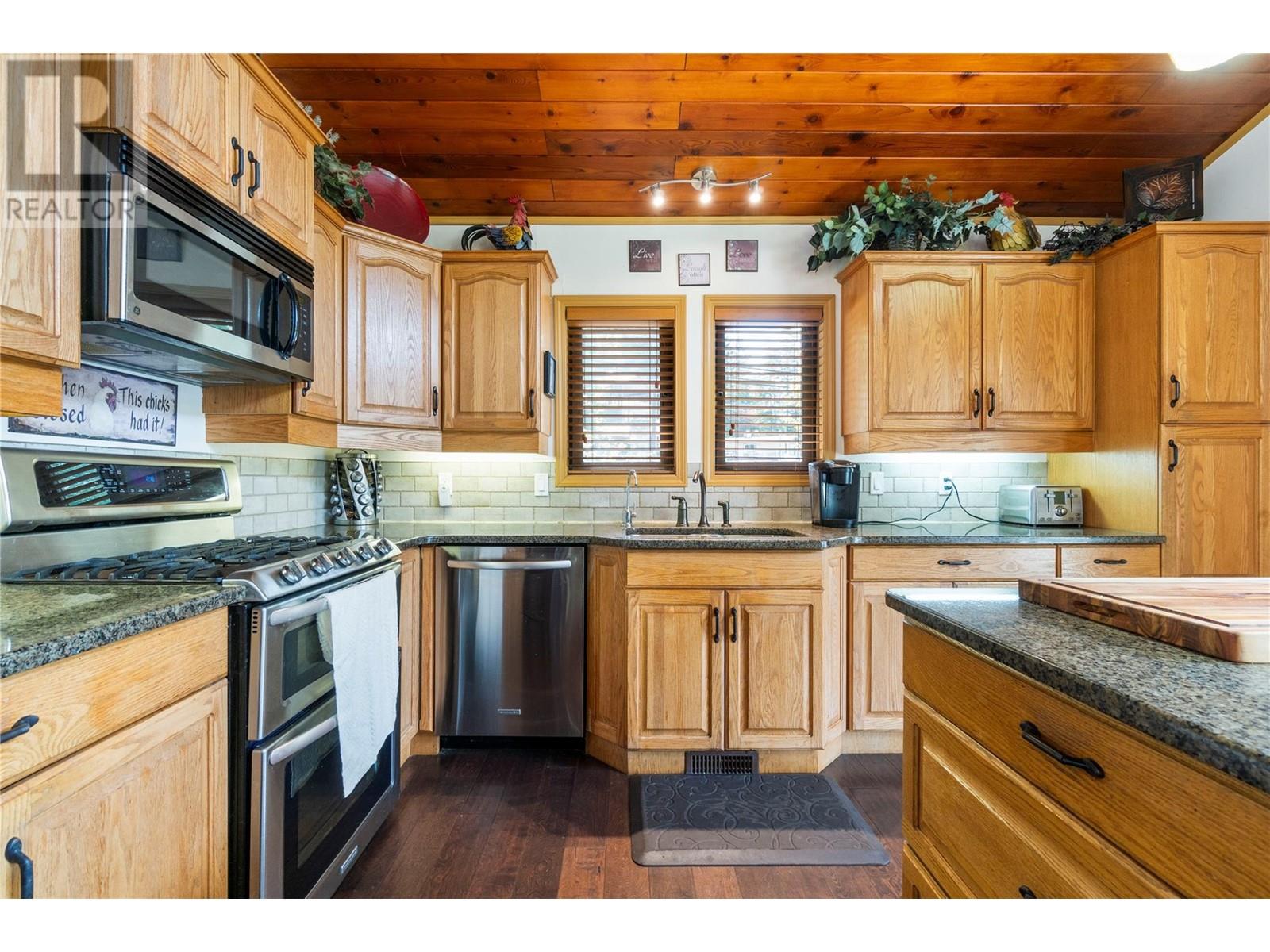 2647 Blind Bay Road, Blind Bay, British Columbia  V0E 1H1 - Photo 12 - 10337082