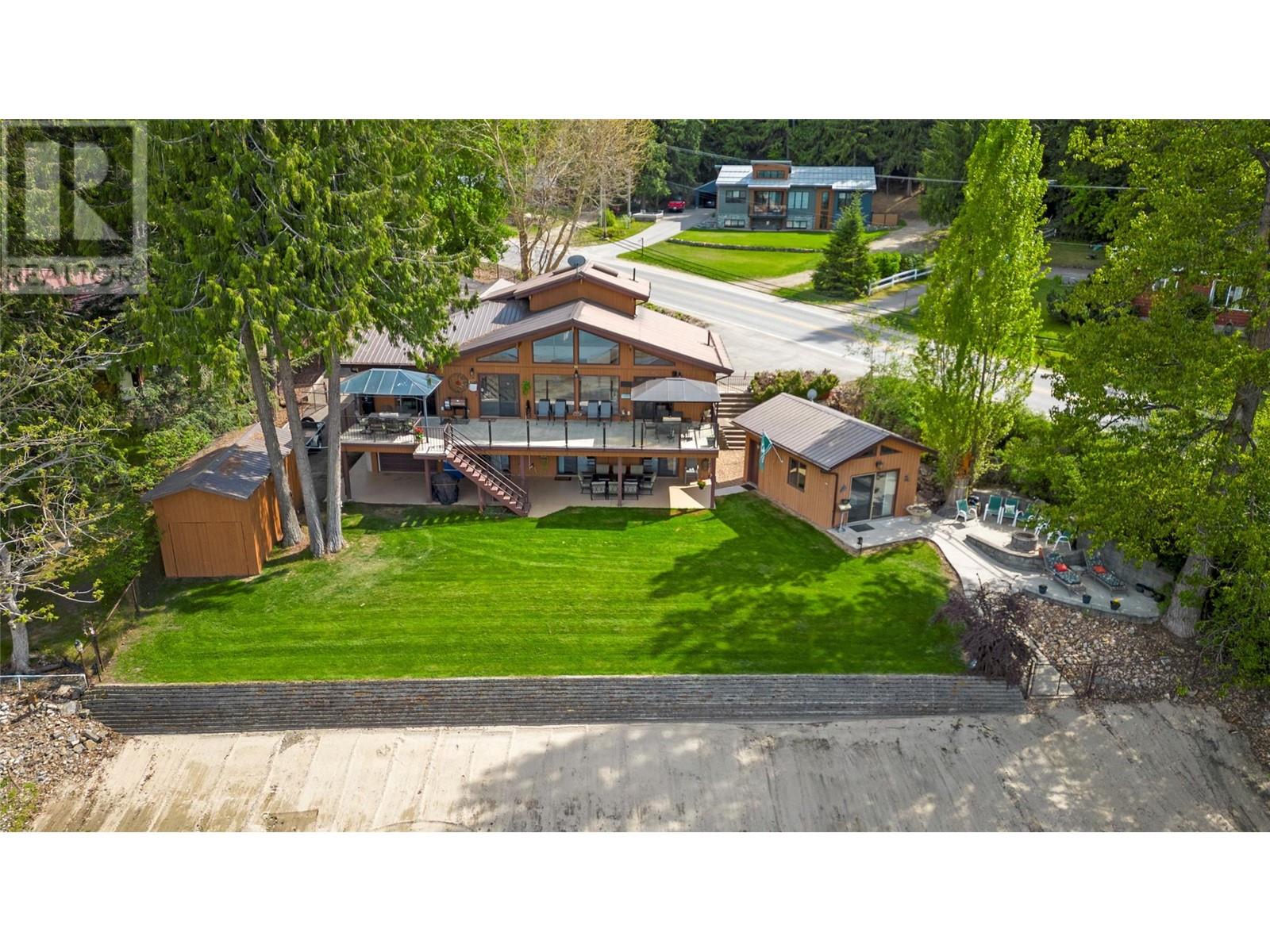 2647 Blind Bay Road, Blind Bay, British Columbia  V0E 1H1 - Photo 2 - 10337082