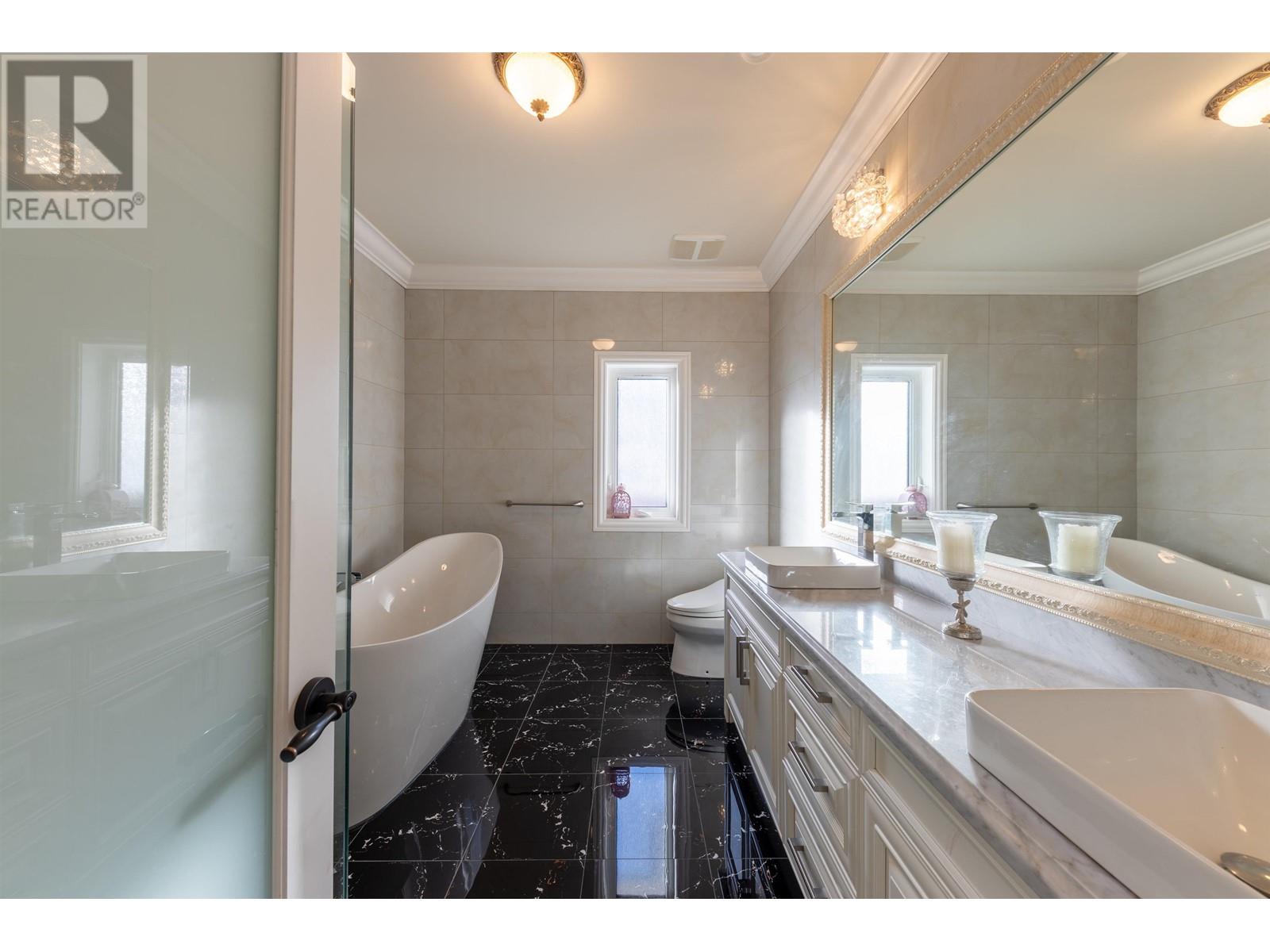 Listing Picture 32 of 40 : 9331 GLENACRES DRIVE, Richmond / 烈治文 - 魯藝地產 Yvonne Lu Group - MLS Medallion Club Member
