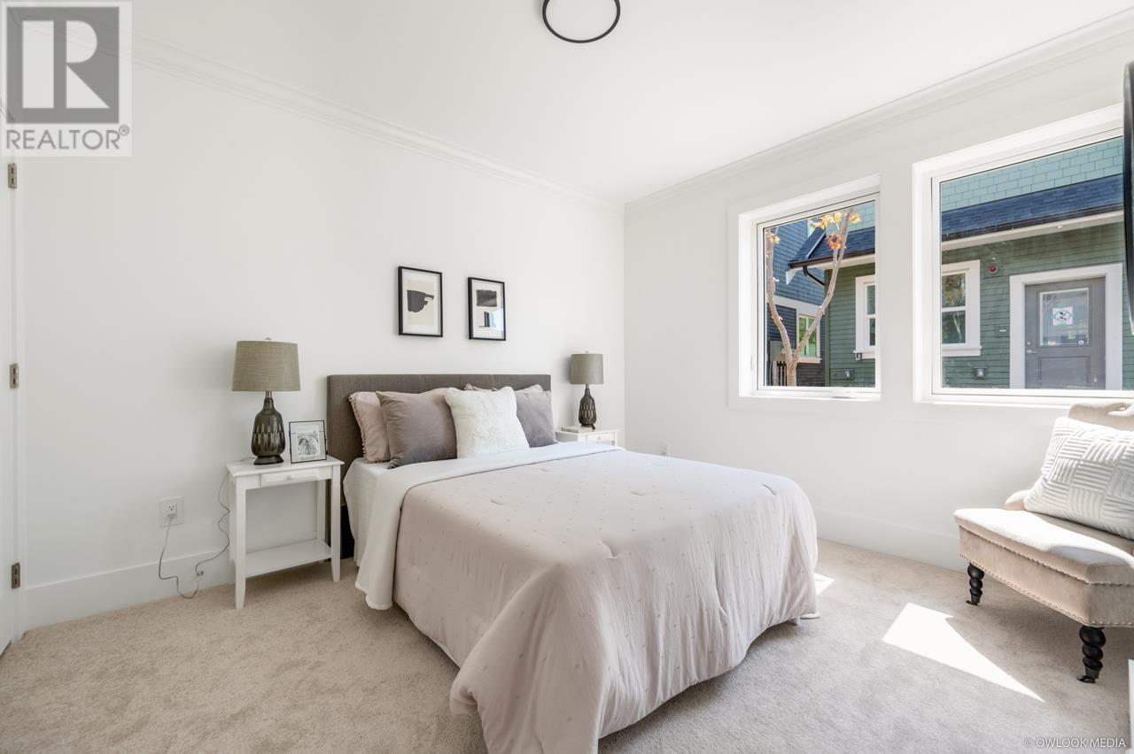 Listing Picture 19 of 27 : 1421 E 27TH AVENUE, Vancouver / 溫哥華 - 魯藝地產 Yvonne Lu Group - MLS Medallion Club Member