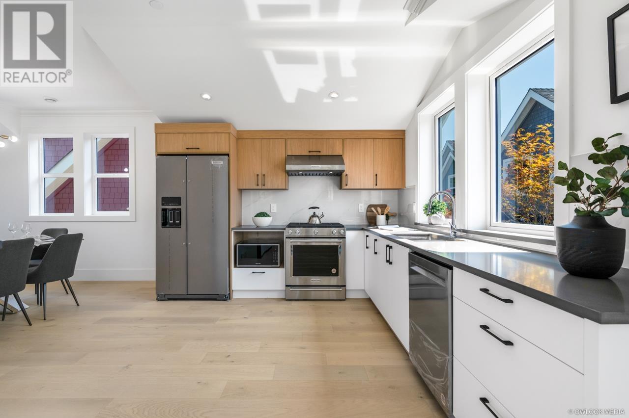 Listing Picture 12 of 27 : 1421 E 27TH AVENUE, Vancouver / 溫哥華 - 魯藝地產 Yvonne Lu Group - MLS Medallion Club Member