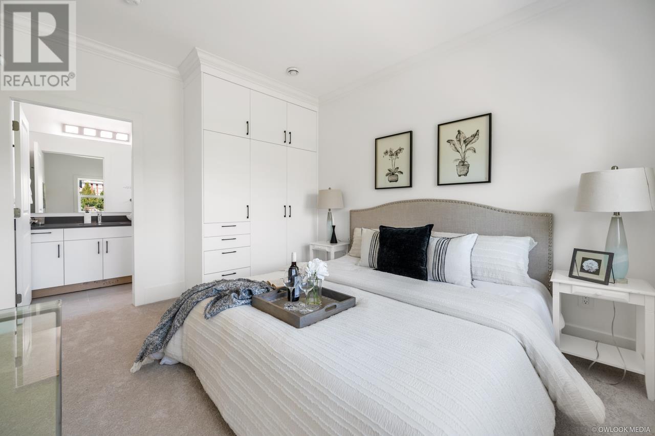 Listing Picture 17 of 27 : 1421 E 27TH AVENUE, Vancouver / 溫哥華 - 魯藝地產 Yvonne Lu Group - MLS Medallion Club Member