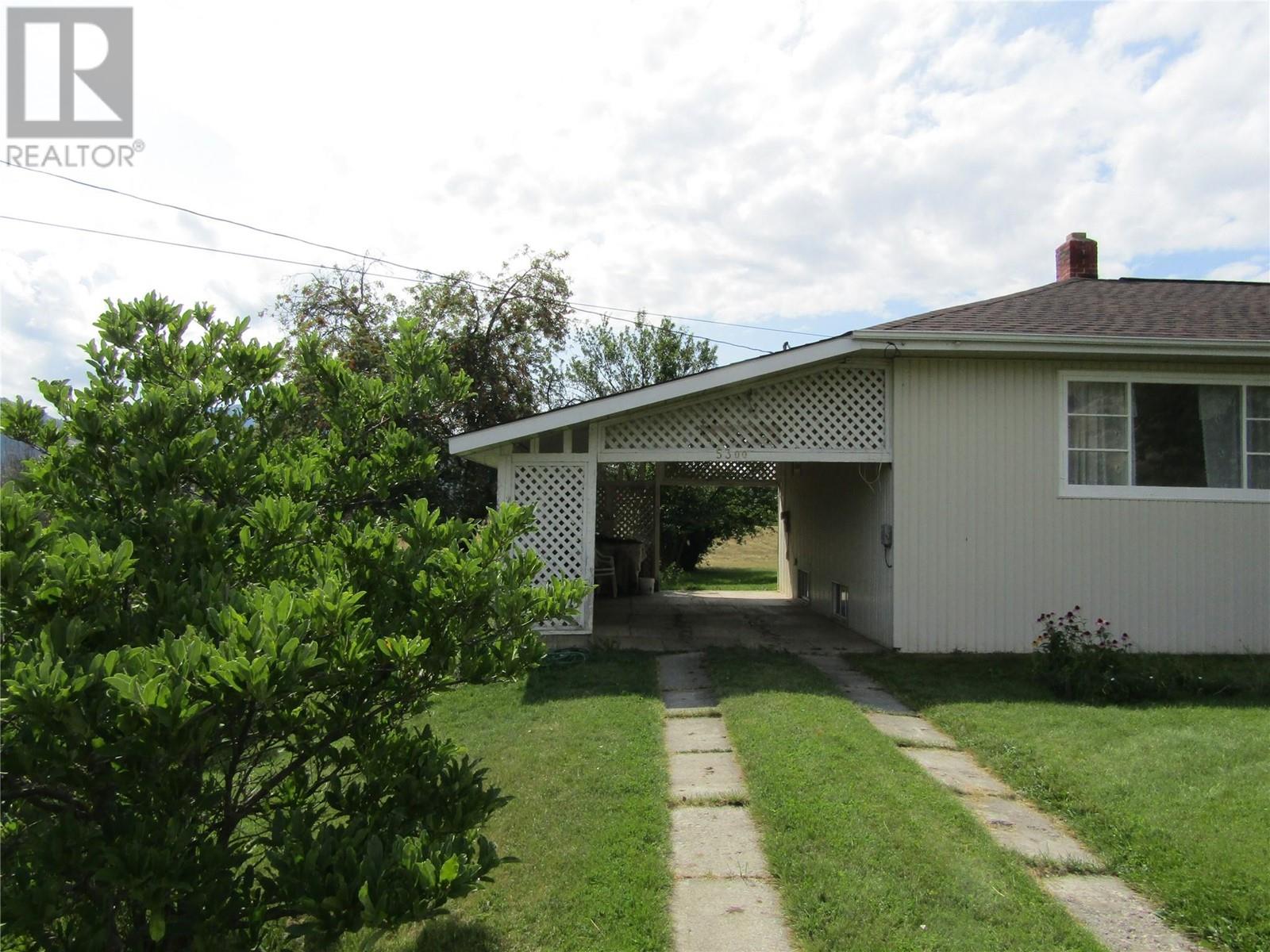 5300 Hillview Road, Grand Forks, British Columbia  V0H 1H5 - Photo 2 - 10336790