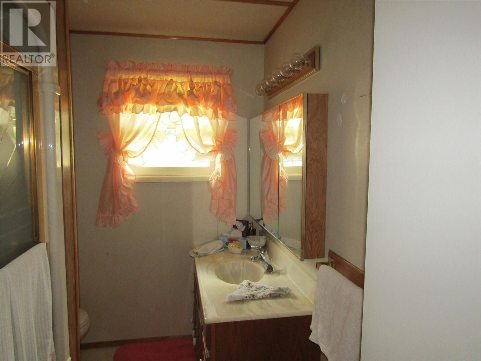 5300 Hillview Road, Grand Forks, British Columbia  V0H 1H5 - Photo 29 - 10336790