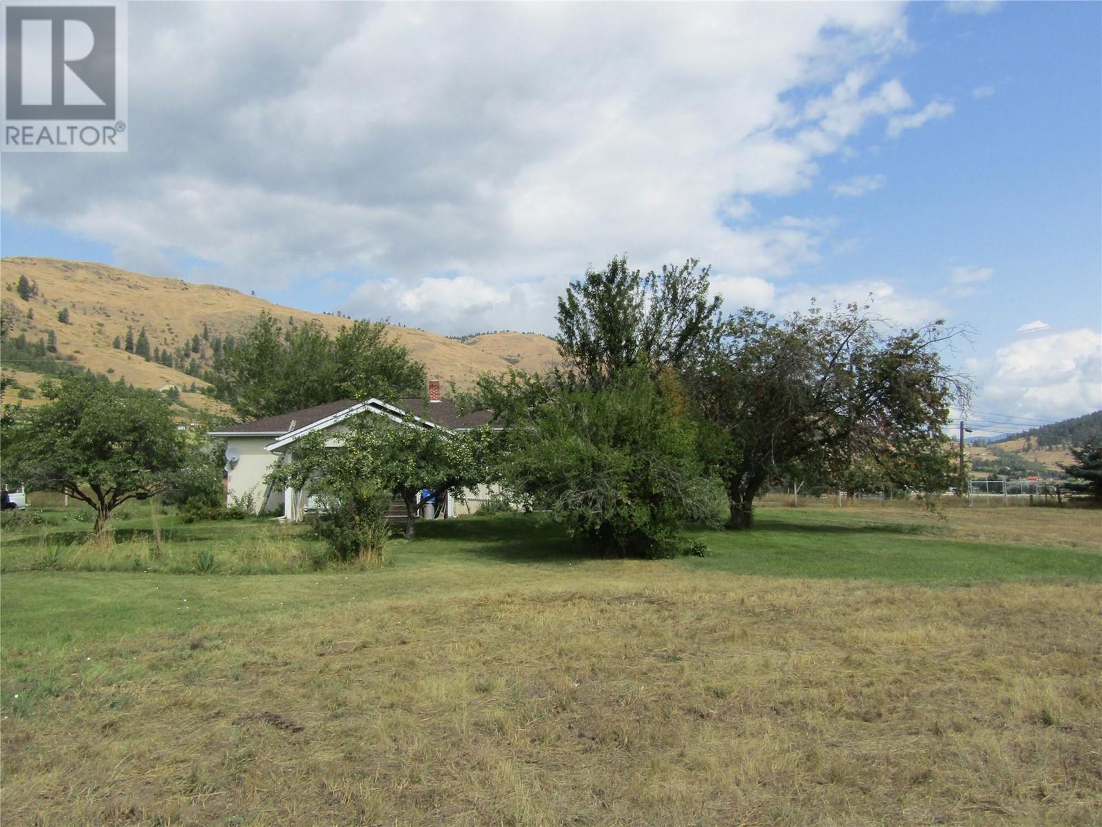 5300 Hillview Road, Grand Forks, British Columbia  V0H 1H5 - Photo 9 - 10336790