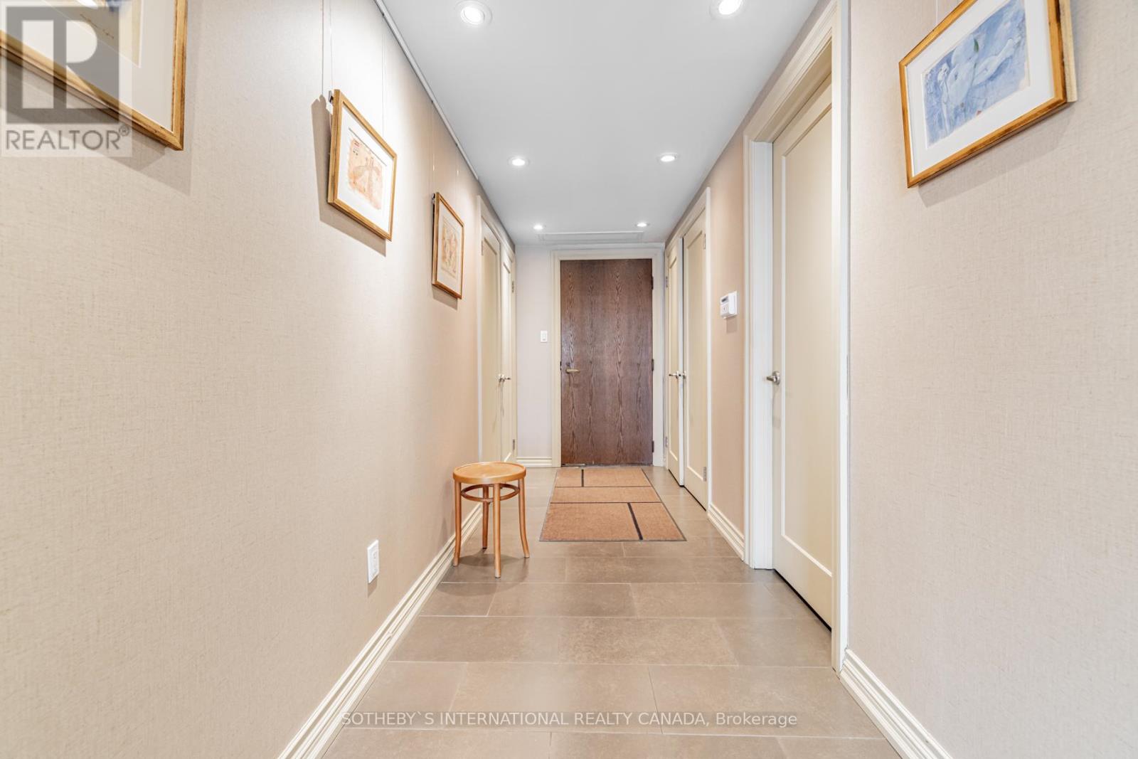 Property at 1711 - 175 CUMBERLAND STREET image 3