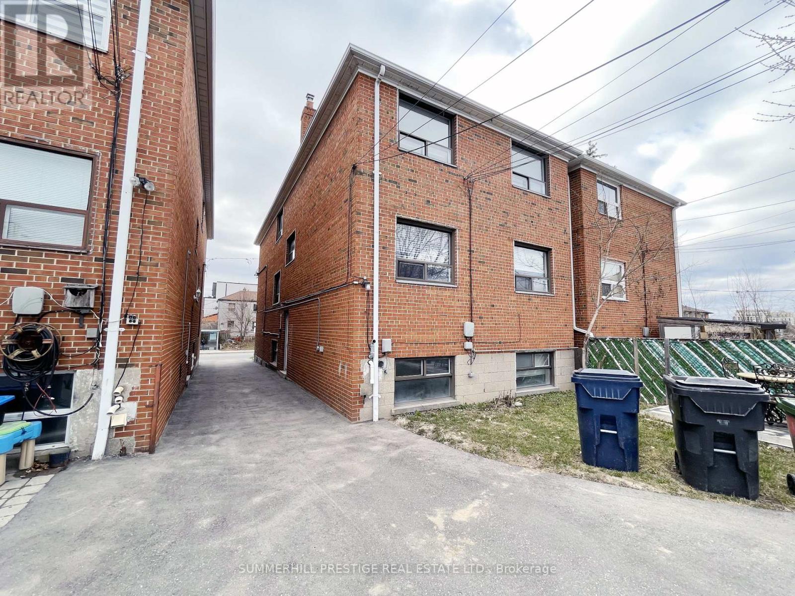 377 Caledonia Road, Toronto (Caledonia-Fairbank), Ontario  M6E 4T7 - Photo 7 - W11997458