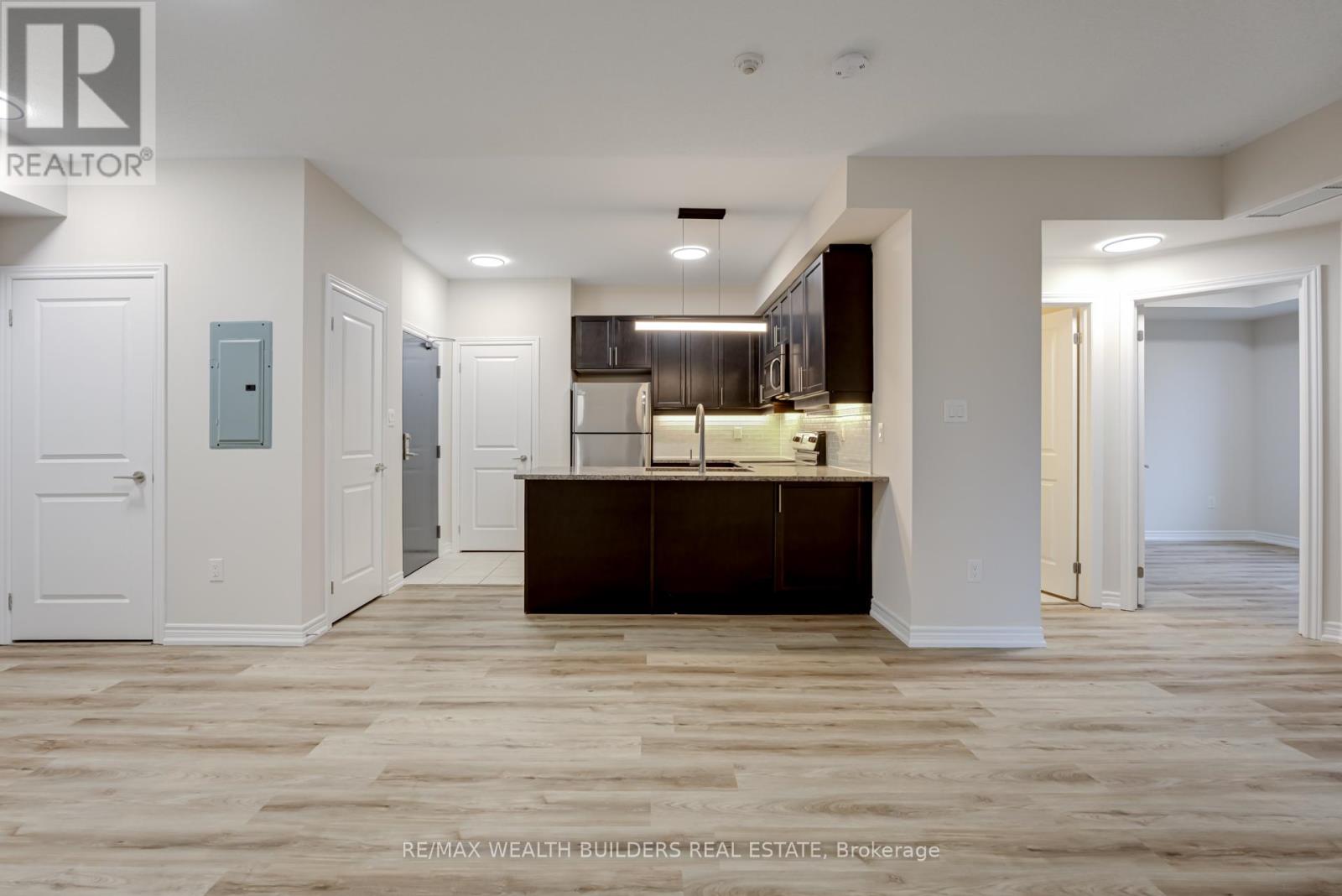 Property at 202 - 2333 SAWGRASS DRIVE image 2