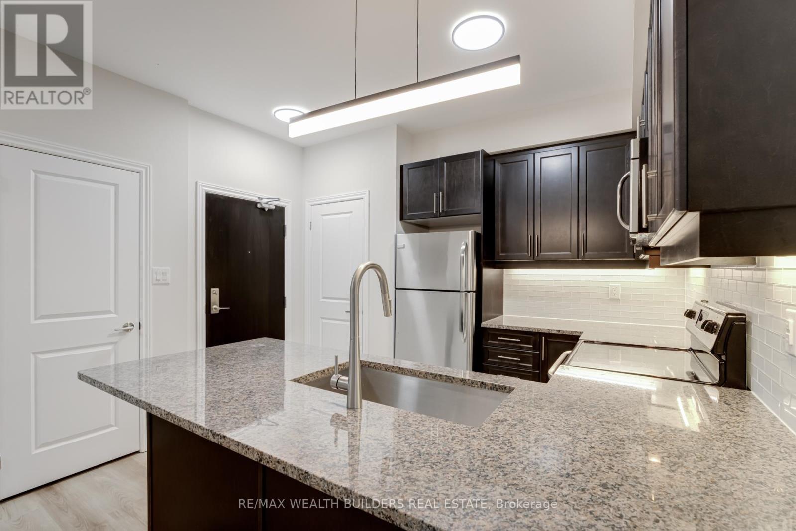 Property at 202 - 2333 SAWGRASS DRIVE image 4