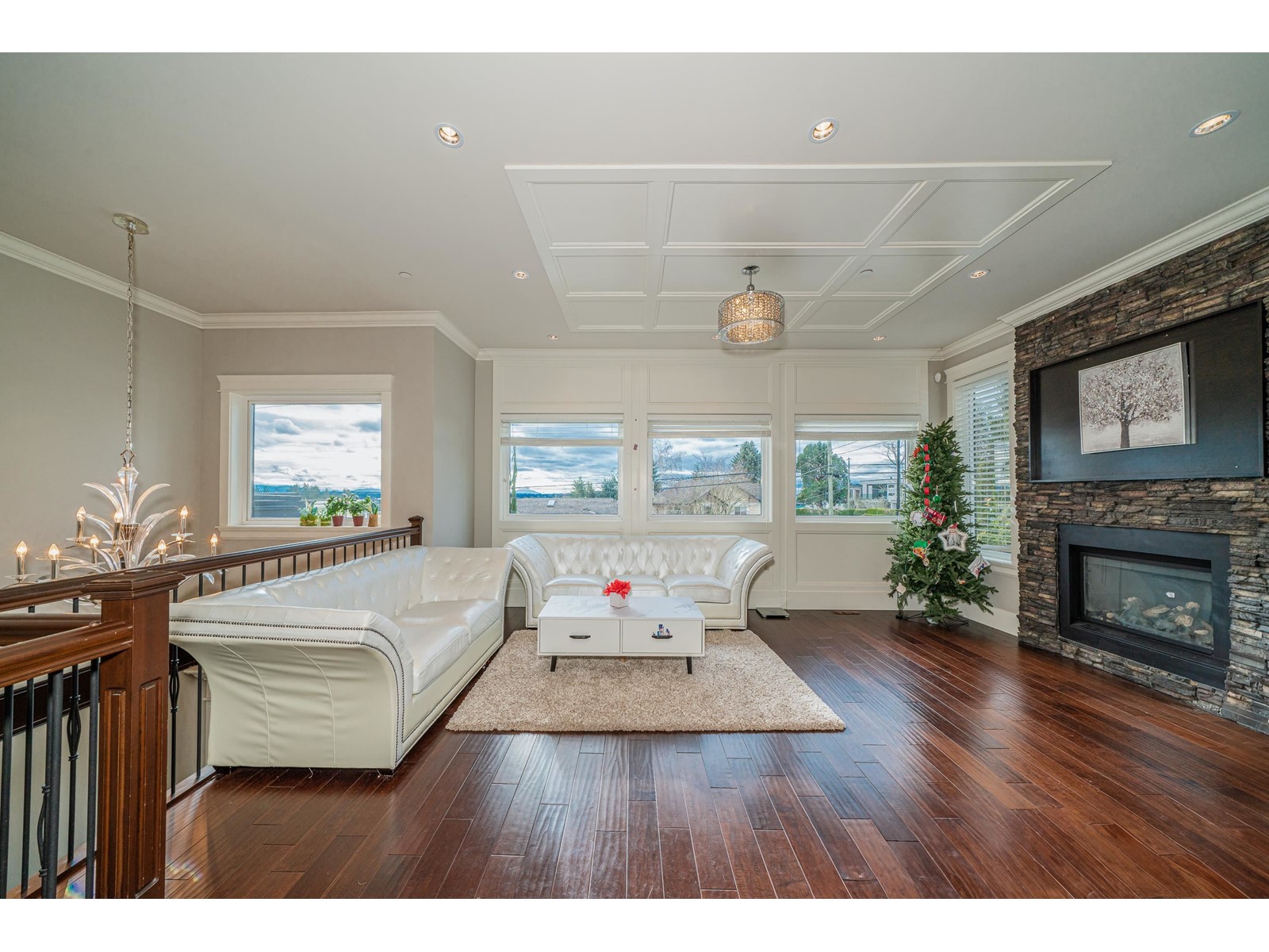 Property at 15807 BUENA VISTA AVENUE image 2