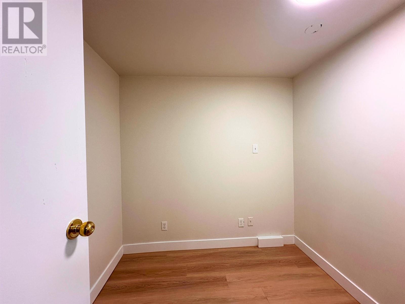 4613 Kingsway, Burnaby, British Columbia  V5H 2B3 - Photo 9 - C8067067