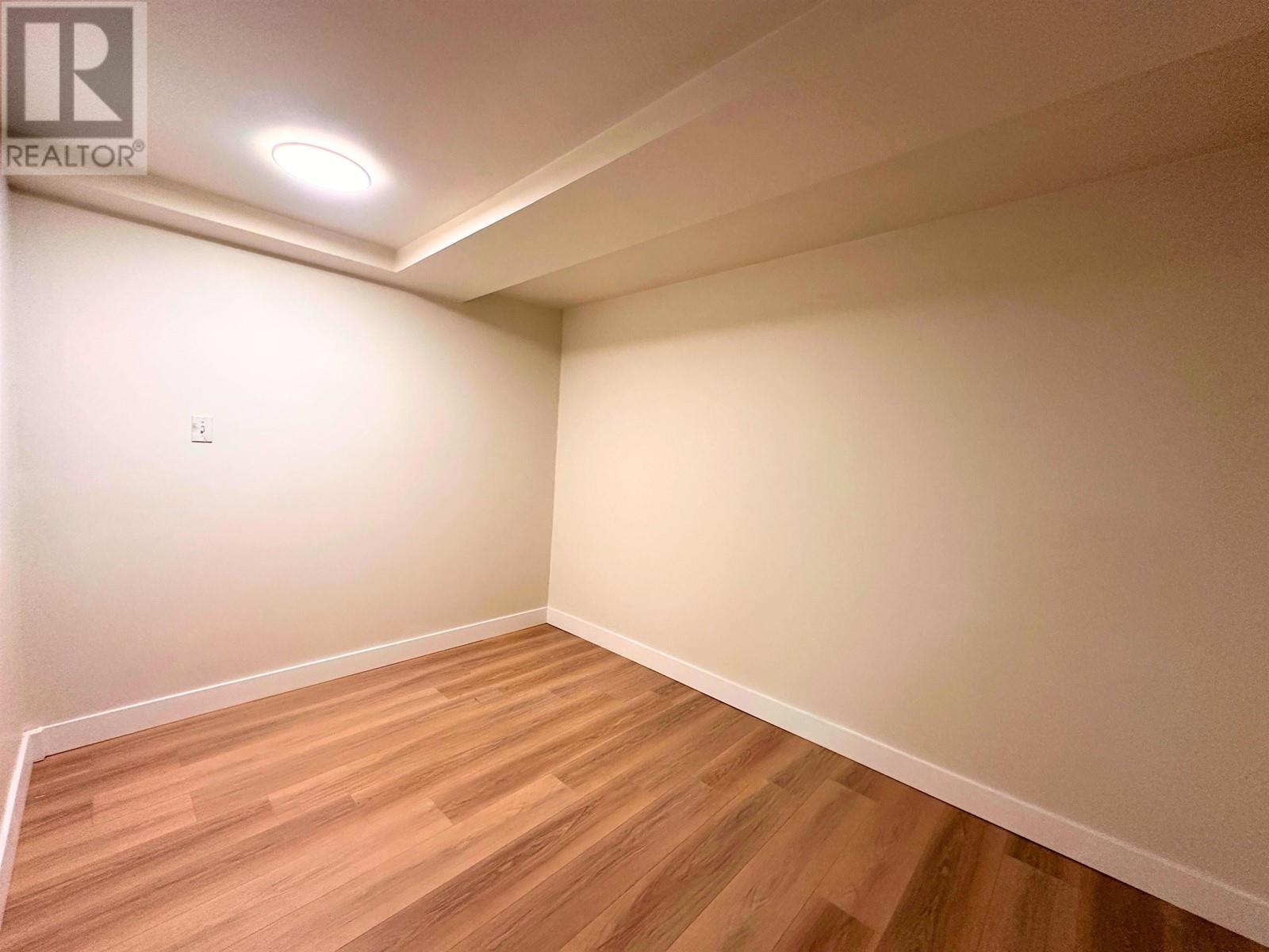 4613 Kingsway, Burnaby, British Columbia  V5H 2B3 - Photo 3 - C8067067