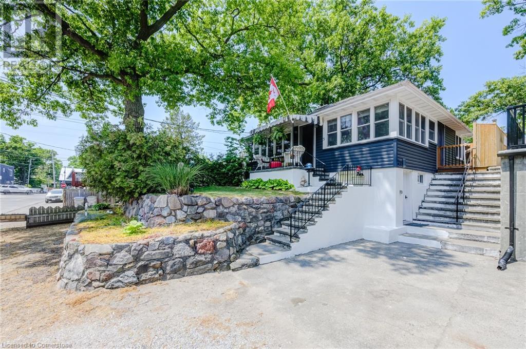 3 ELMWOOD Avenue, Grand Bend, Ontario