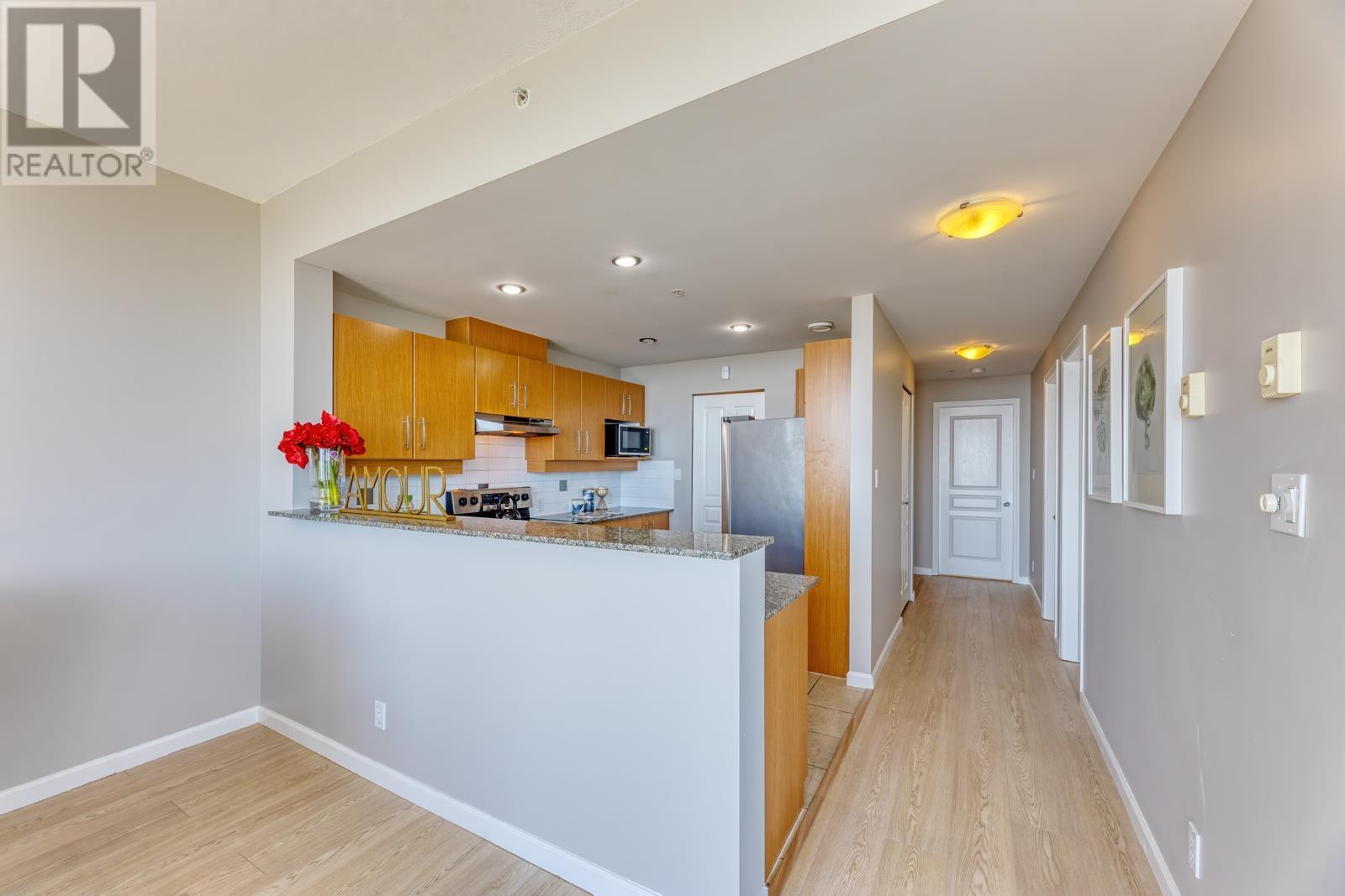 803 9298 University Crescent, Burnaby, British Columbia  V5A 4X8 - Photo 10 - R2972480