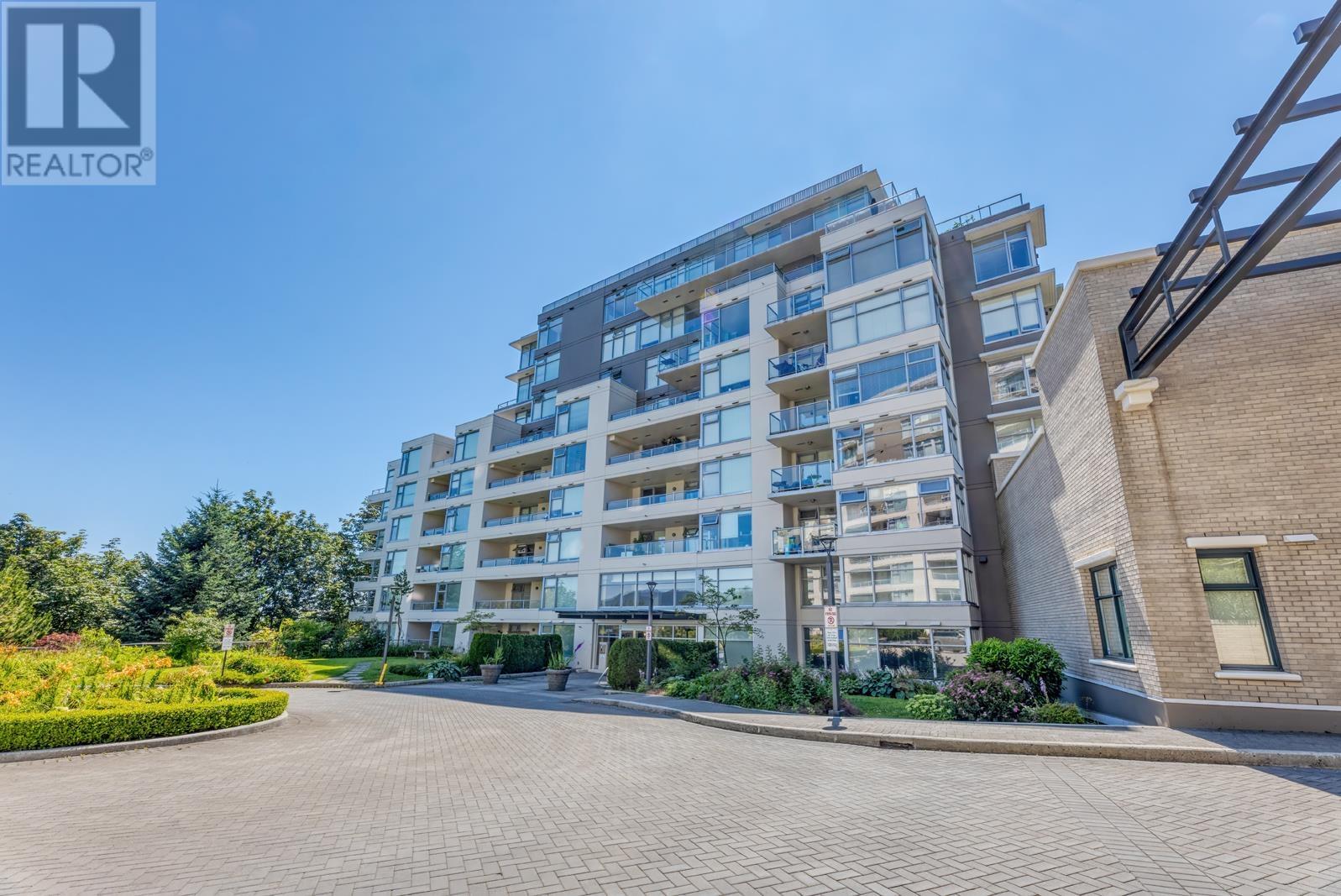803 9298 University Crescent, Burnaby, British Columbia  V5A 4X8 - Photo 2 - R2972480