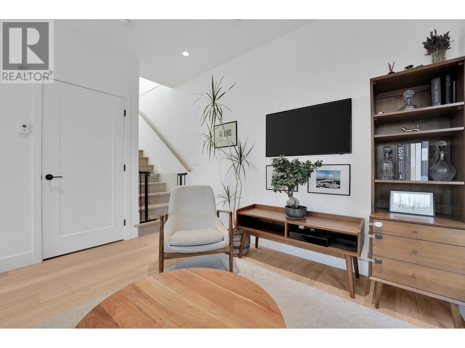 1919 E 3rd Avenue, Vancouver, British Columbia  V5N 1H4 - Photo 10 - R2972511
