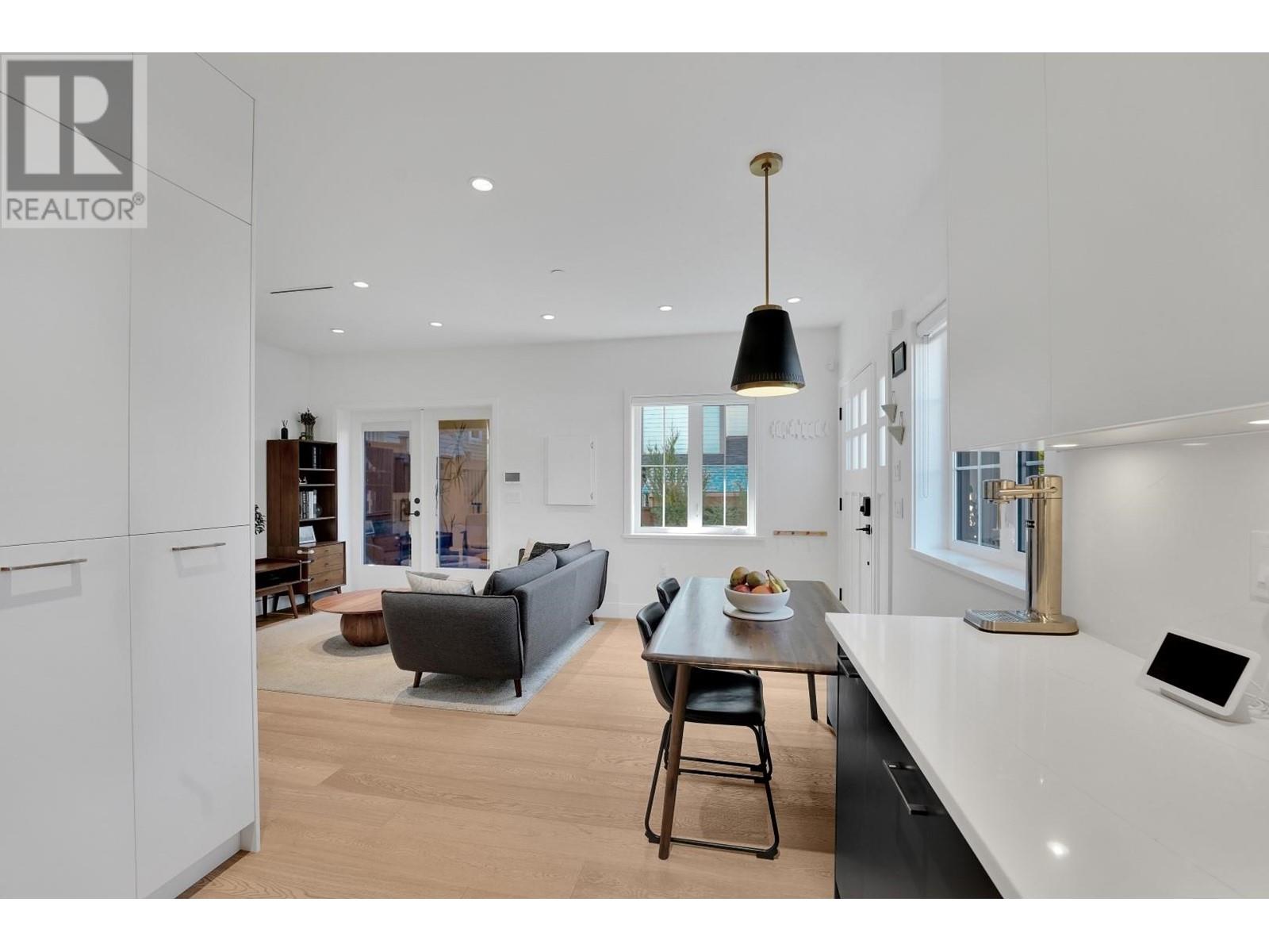 1919 E 3rd Avenue, Vancouver, British Columbia  V5N 1H4 - Photo 4 - R2972511