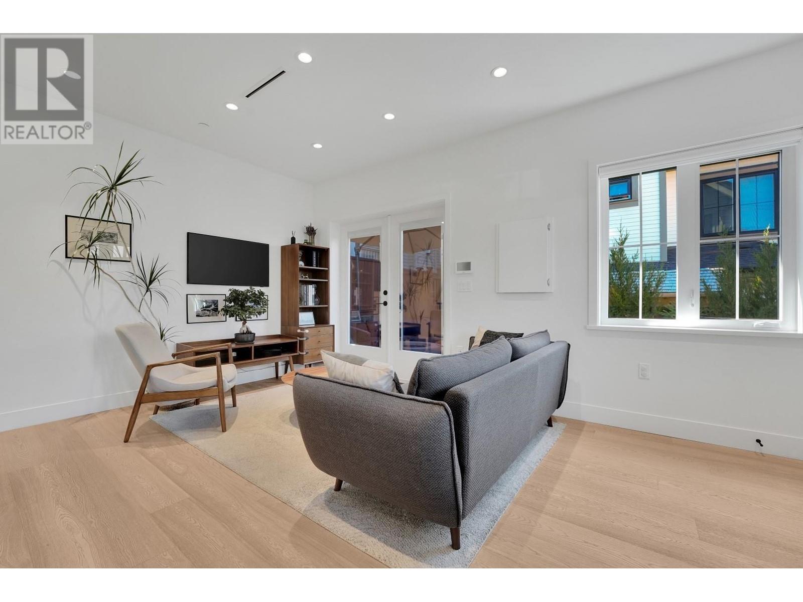 1919 E 3rd Avenue, Vancouver, British Columbia  V5N 1H4 - Photo 5 - R2972511