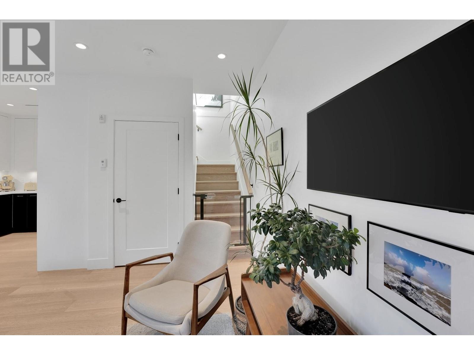 1919 E 3rd Avenue, Vancouver, British Columbia  V5N 1H4 - Photo 9 - R2972511