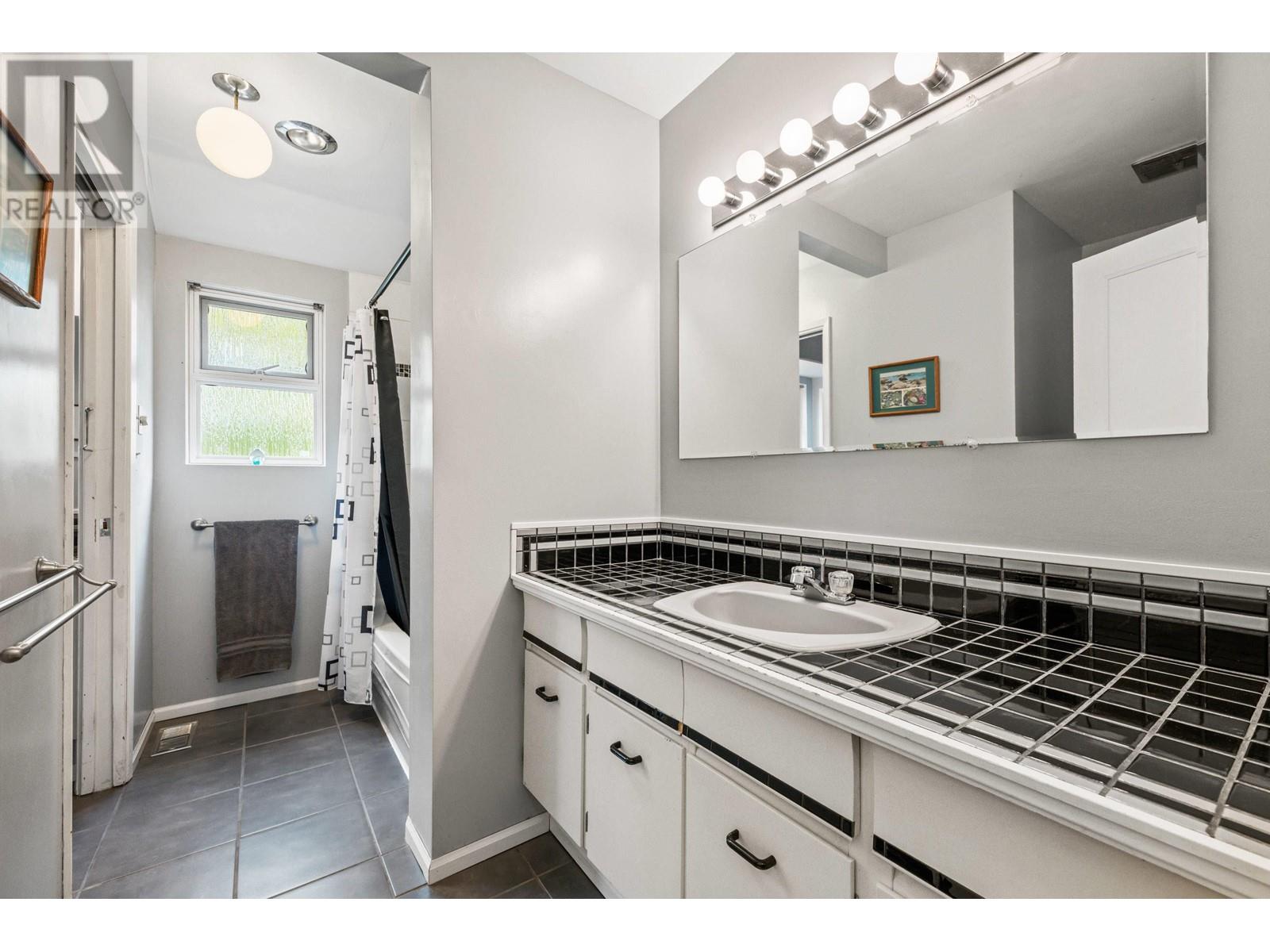 5275 Camaro Drive, Tsawwassen, British Columbia  V4M 2C1 - Photo 24 - R2972434