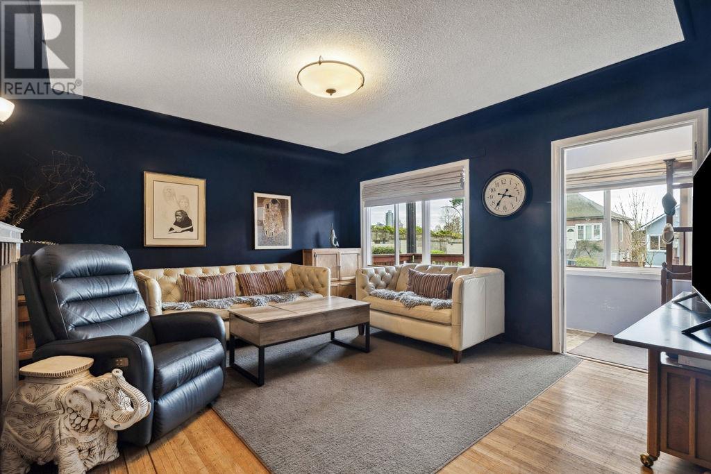 3341 E Georgia Street, Vancouver, British Columbia  V5K 2L5 - Photo 2 - R2972461