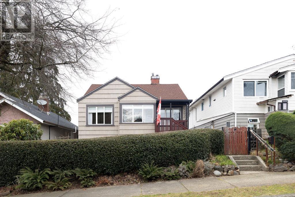 3341 E Georgia Street, Vancouver, British Columbia  V5K 2L5 - Photo 35 - R2972461