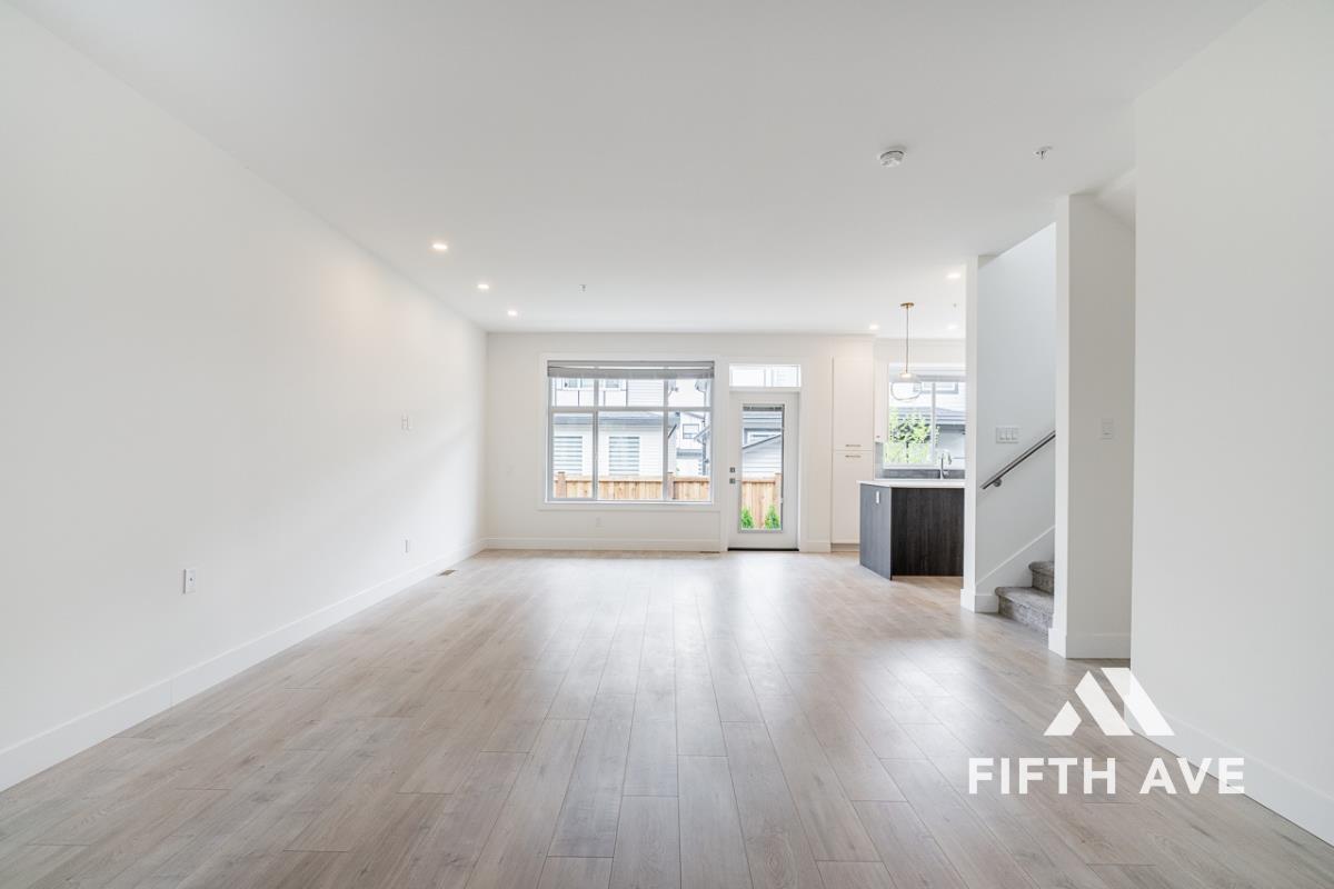 Property at 13 20680 76 B AVENUE image 3
