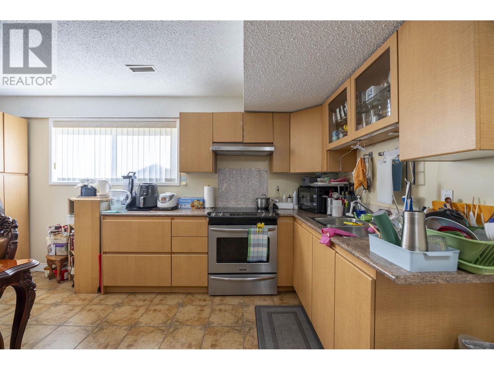 736 Sydney Avenue, Coquitlam, British Columbia  V3K 3K2 - Photo 25 - R2972235