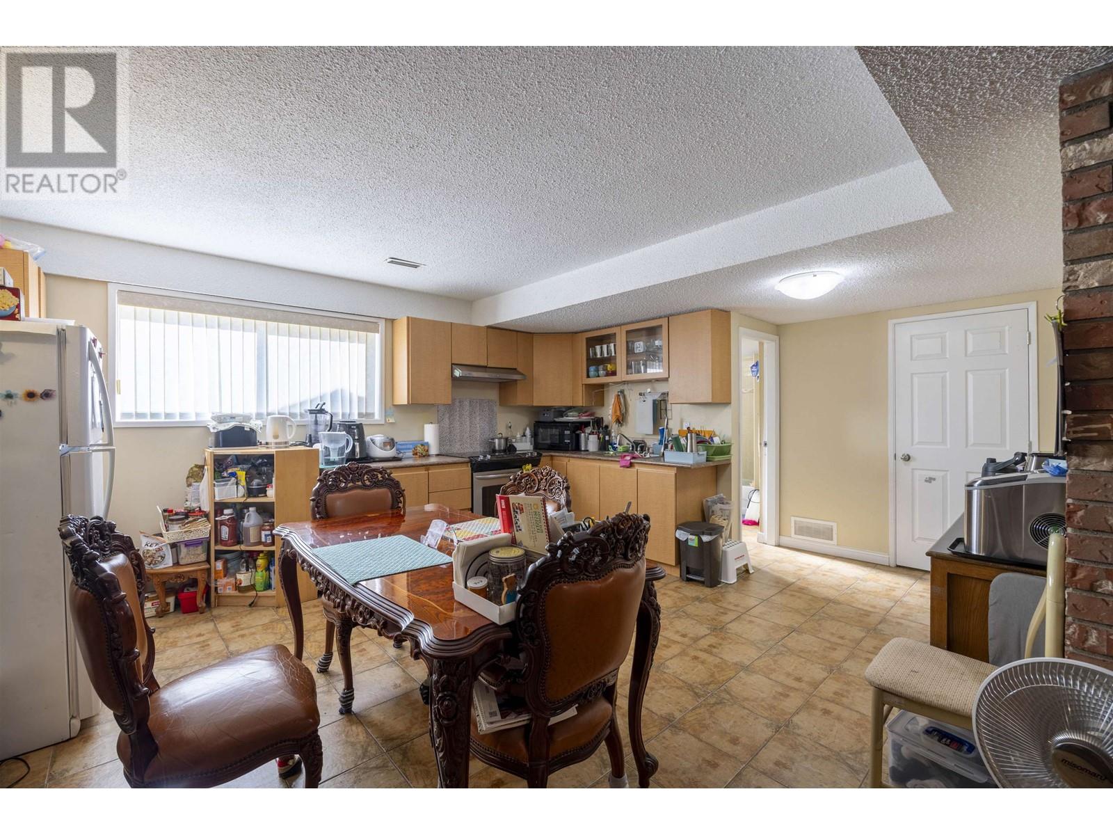 736 Sydney Avenue, Coquitlam, British Columbia  V3K 3K2 - Photo 24 - R2972235
