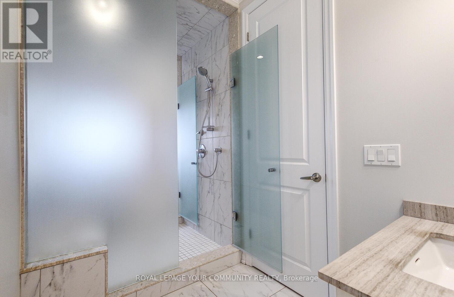 56 Ria Court, King (King City), Ontario  L7B 0N5 - Photo 24 - N11997837