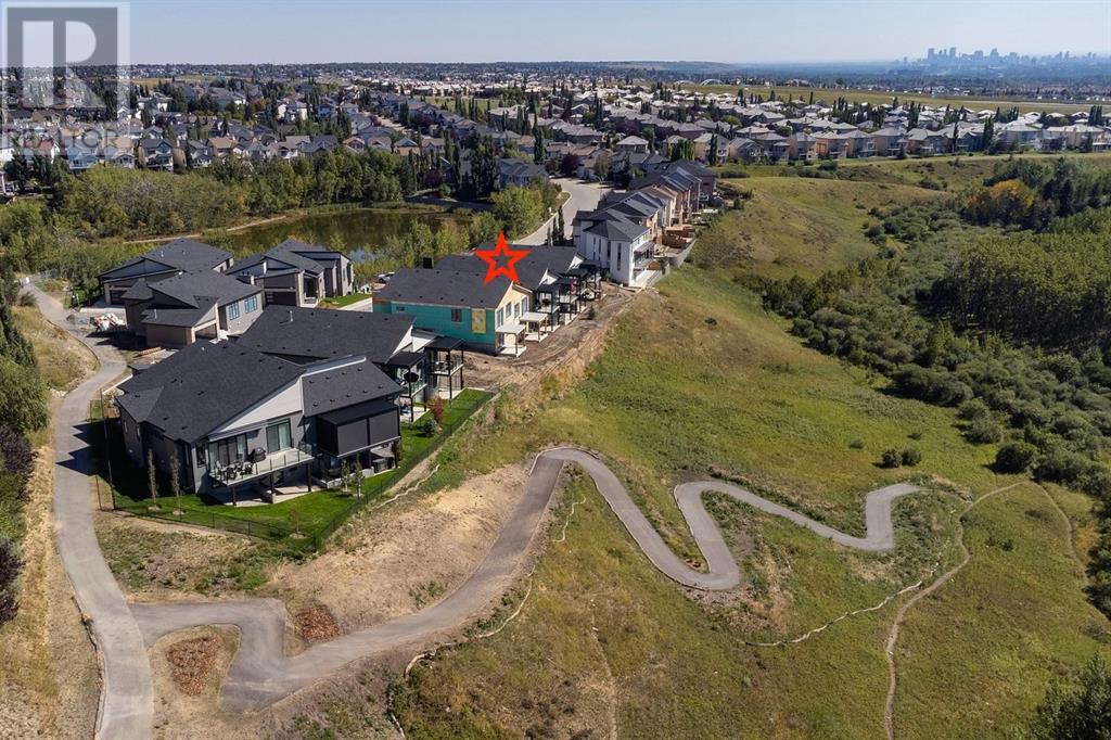 Property at 27 Royal Birch Cove NW image 2