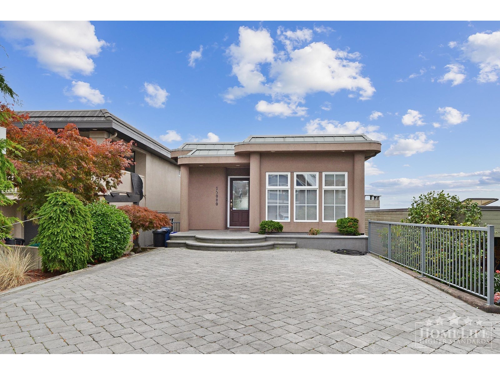 15080 Beachview Avenue, White Rock, British Columbia  V4B 1P4 - Photo 1 - R2972053