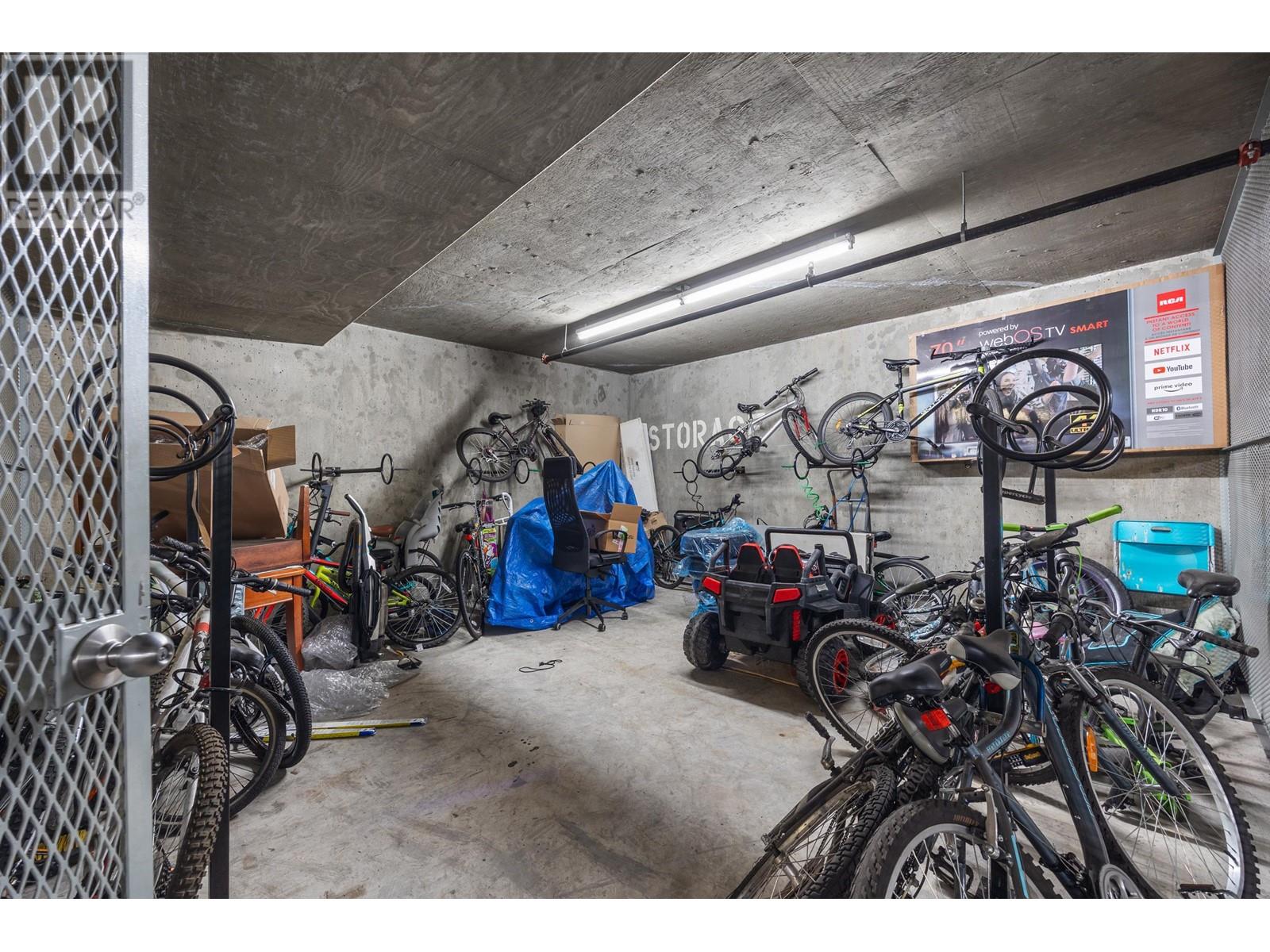 Listing Picture 30 of 31 : PH8 1988 E 49TH AVENUE, Vancouver / 溫哥華 - 魯藝地產 Yvonne Lu Group - MLS Medallion Club Member