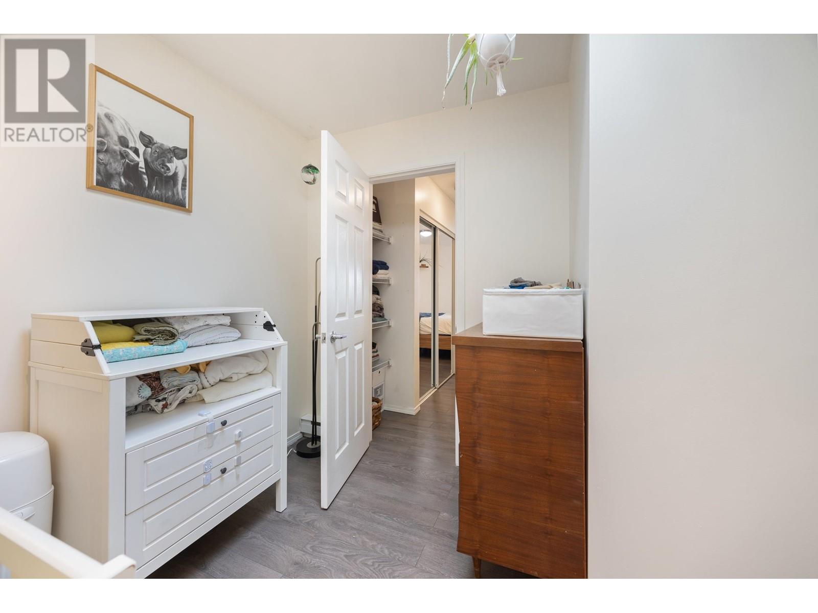 Listing Picture 23 of 31 : PH8 1988 E 49TH AVENUE, Vancouver / 溫哥華 - 魯藝地產 Yvonne Lu Group - MLS Medallion Club Member