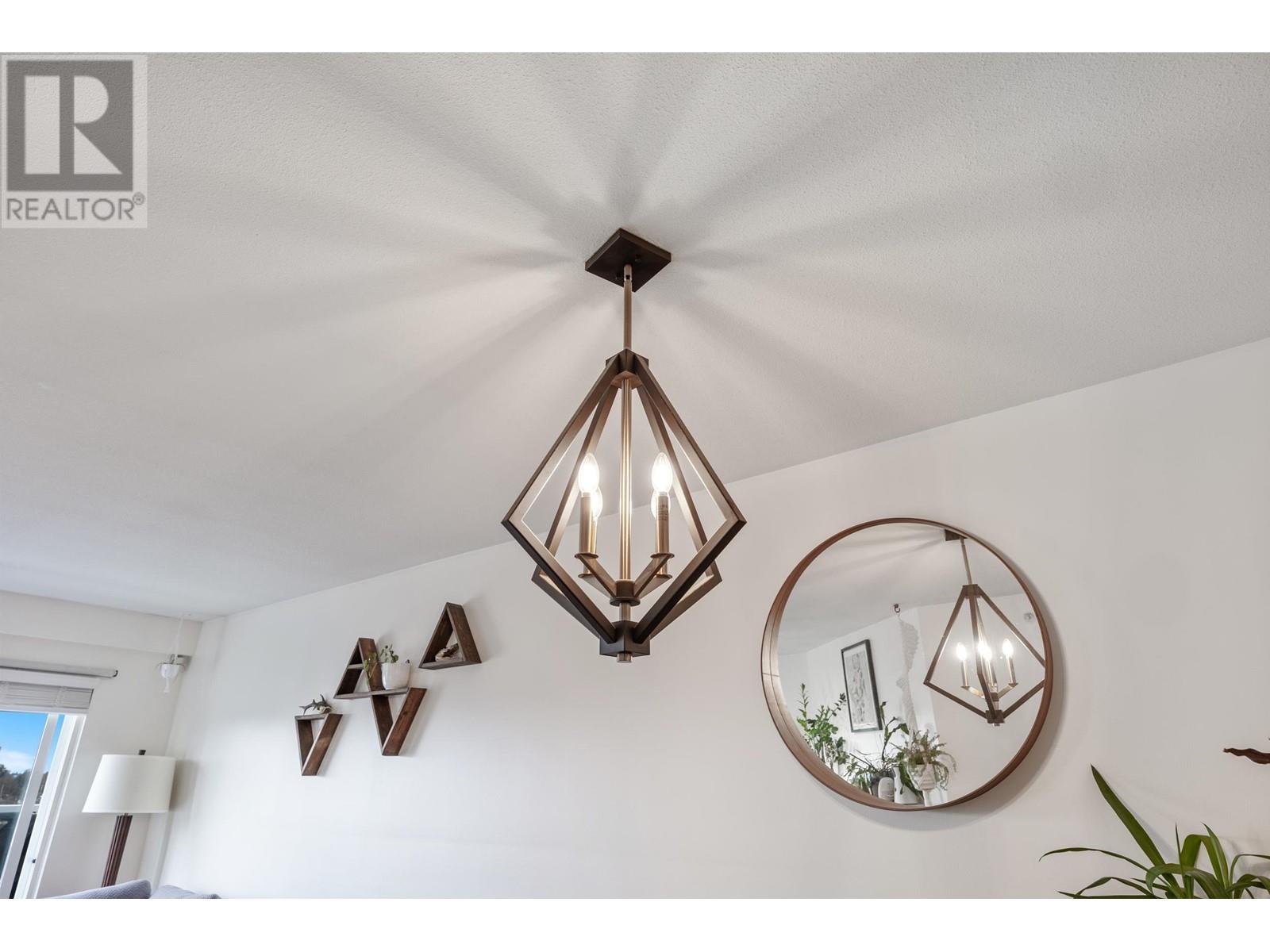 Listing Picture 6 of 31 : PH8 1988 E 49TH AVENUE, Vancouver / 溫哥華 - 魯藝地產 Yvonne Lu Group - MLS Medallion Club Member