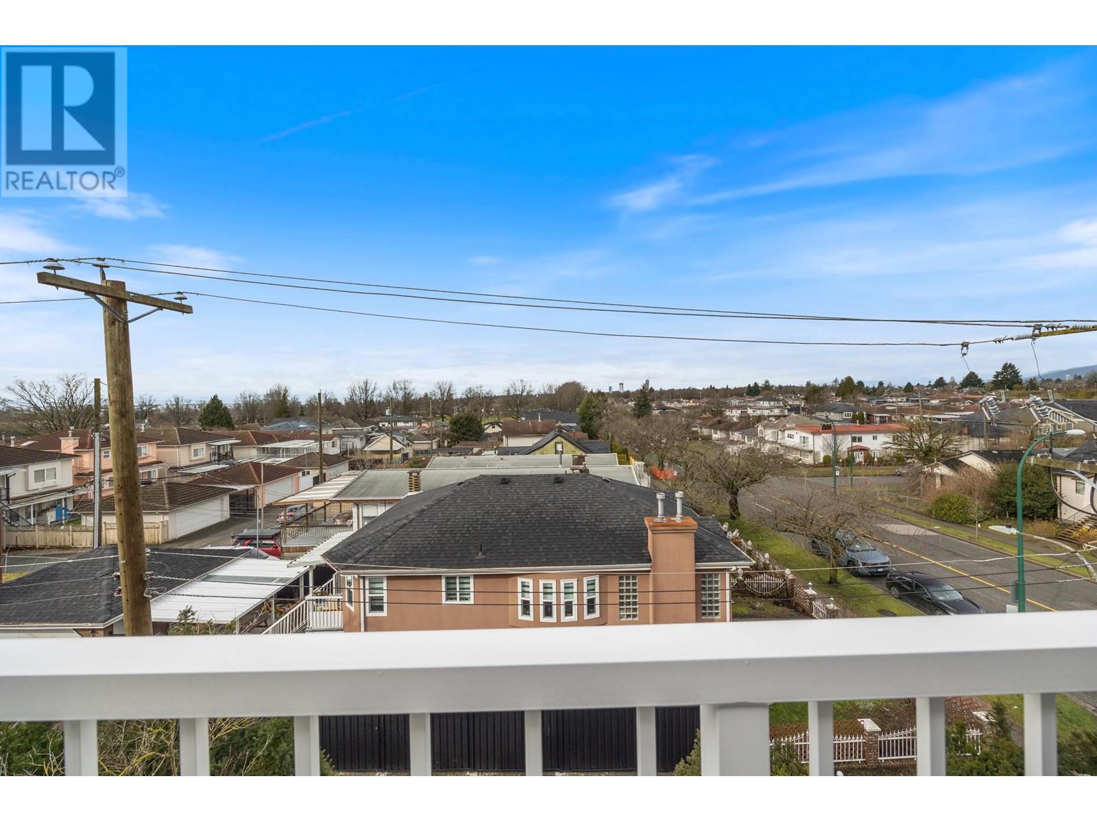 Listing Picture 15 of 31 : PH8 1988 E 49TH AVENUE, Vancouver / 溫哥華 - 魯藝地產 Yvonne Lu Group - MLS Medallion Club Member