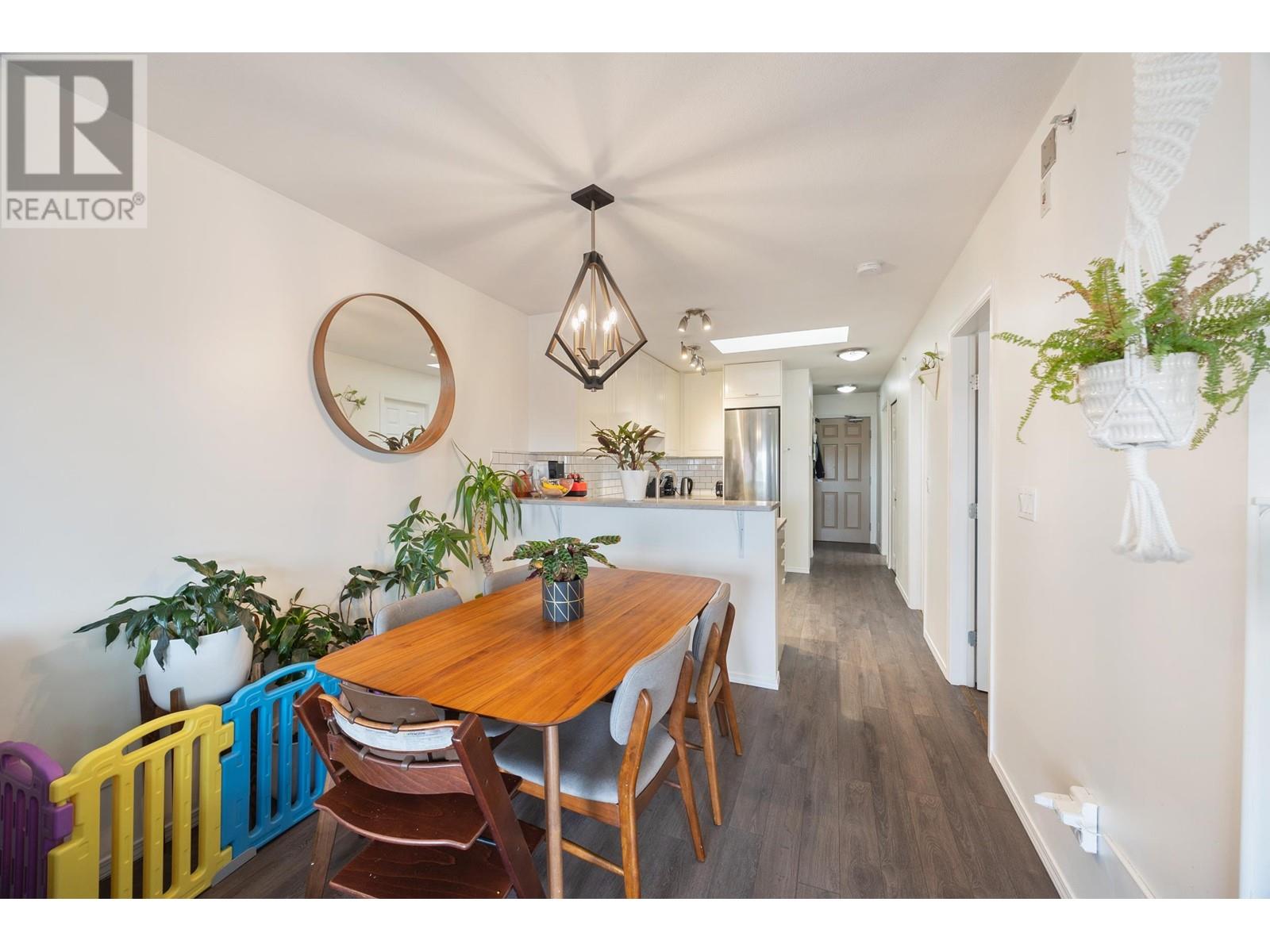 Listing Picture 4 of 31 : PH8 1988 E 49TH AVENUE, Vancouver / 溫哥華 - 魯藝地產 Yvonne Lu Group - MLS Medallion Club Member