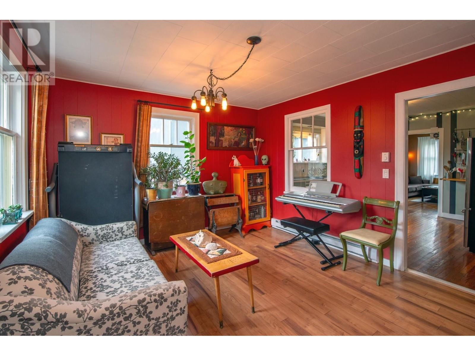 Property at 1233 Ethel Street image 3
