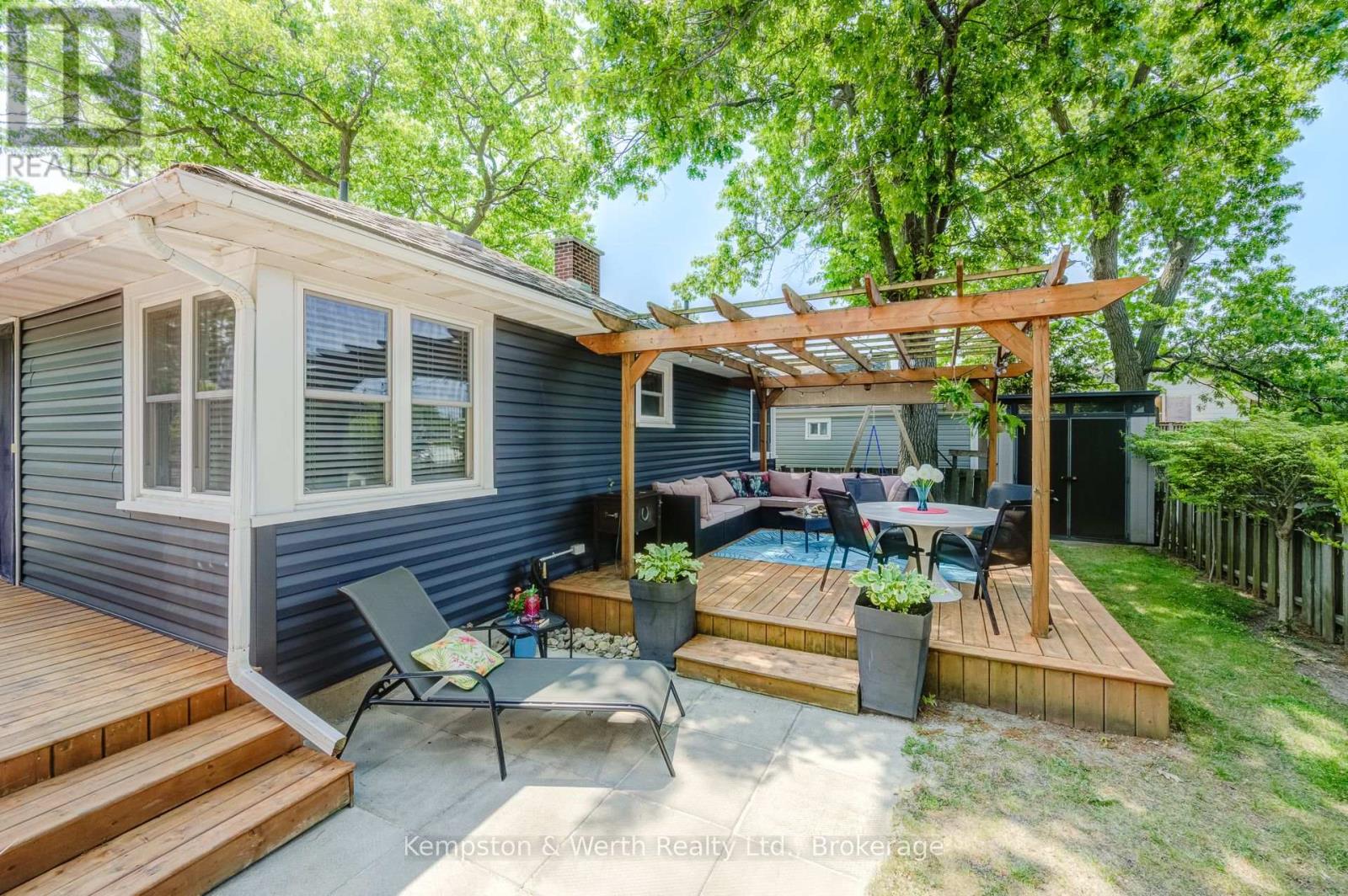 3 Elmwood Avenue, Lambton Shores, Ontario N0M 1T0 - Photo 7 - X11997923