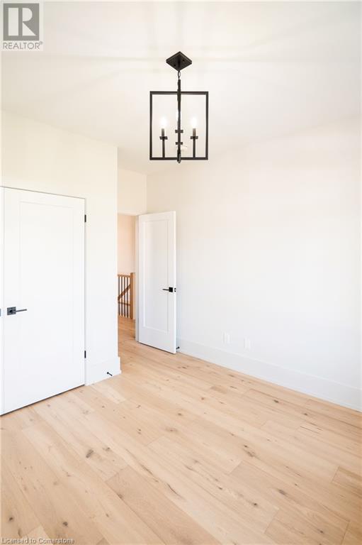 Property at 19 OAKLEY Drive image 4