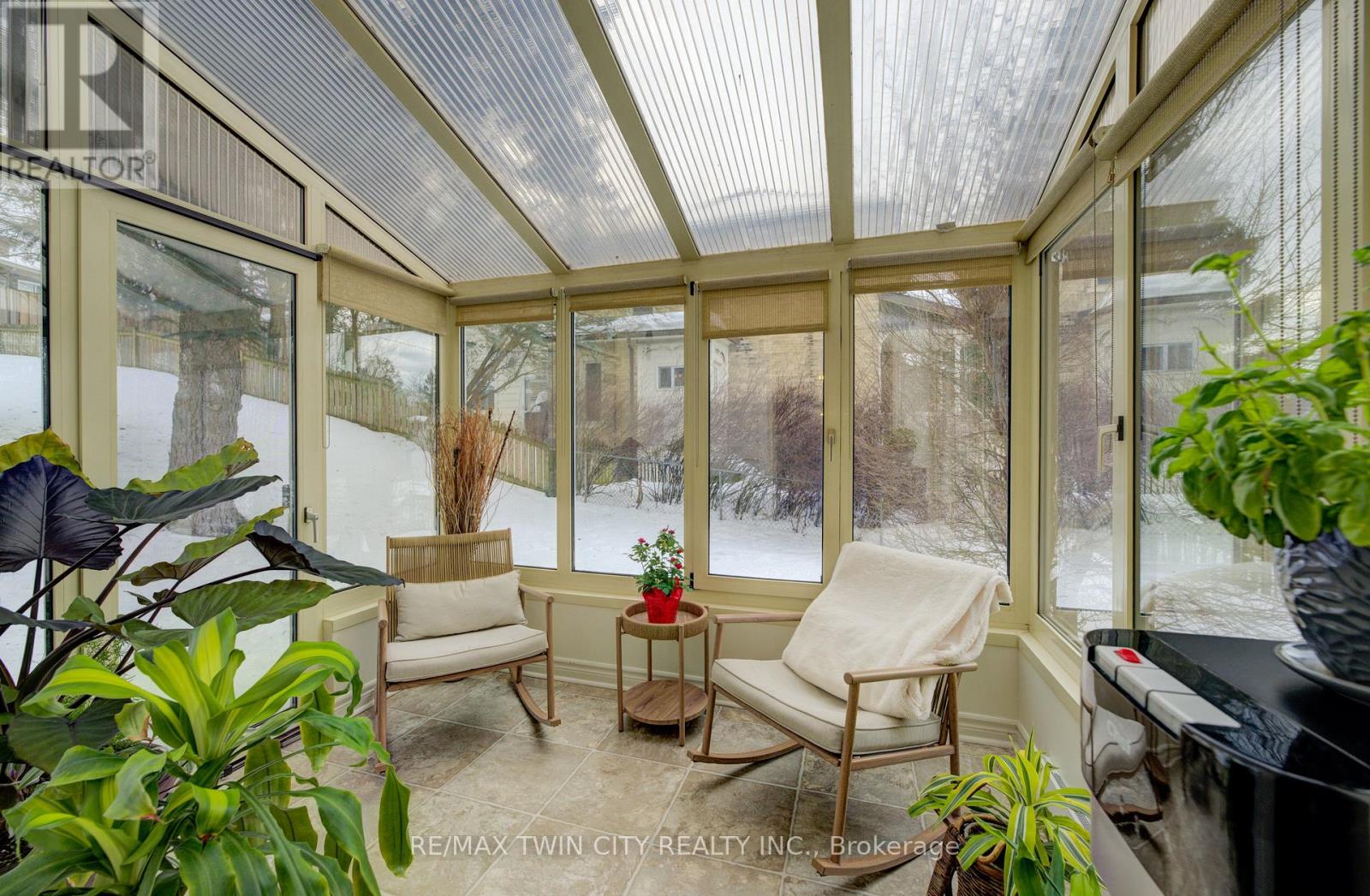 Property at 164 QUEEN STREET E image 5
