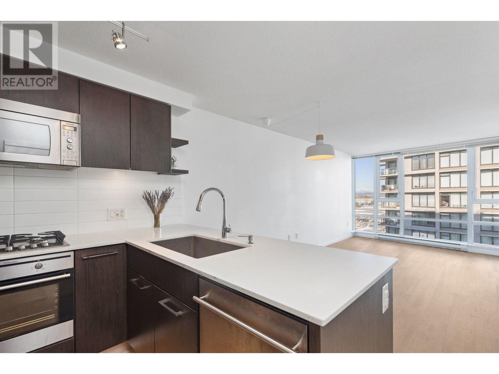 Listing Picture 15 of 27 : 1205 7988 ACKROYD ROAD, Richmond / 烈治文 - 魯藝地產 Yvonne Lu Group - MLS Medallion Club Member