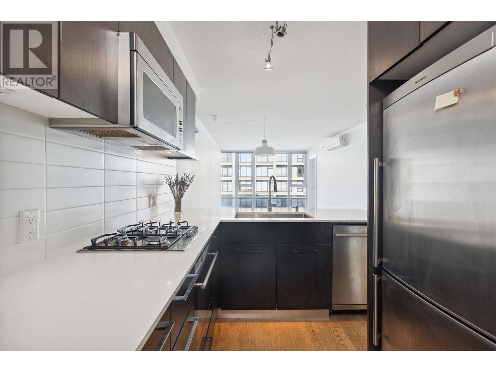 Listing Picture 16 of 27 : 1205 7988 ACKROYD ROAD, Richmond / 烈治文 - 魯藝地產 Yvonne Lu Group - MLS Medallion Club Member